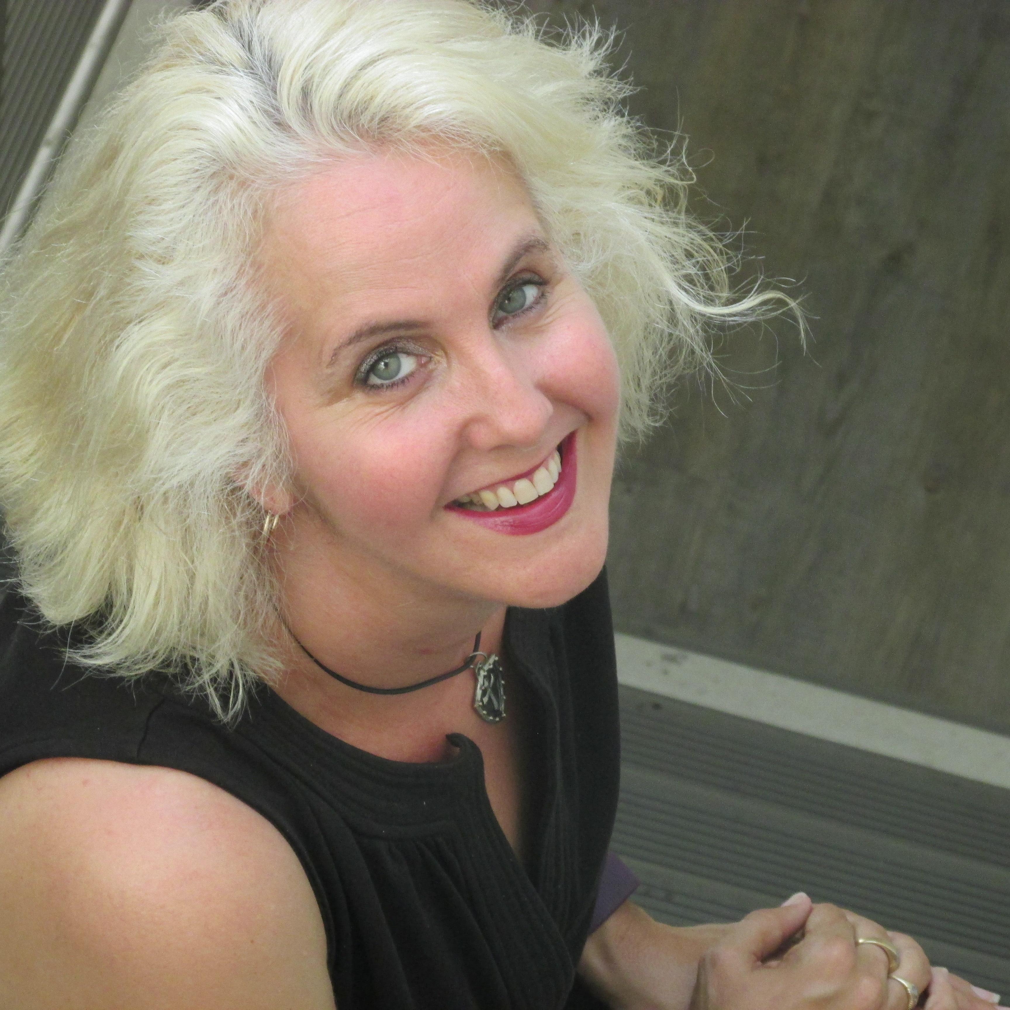 actor Katy Delbis large photo