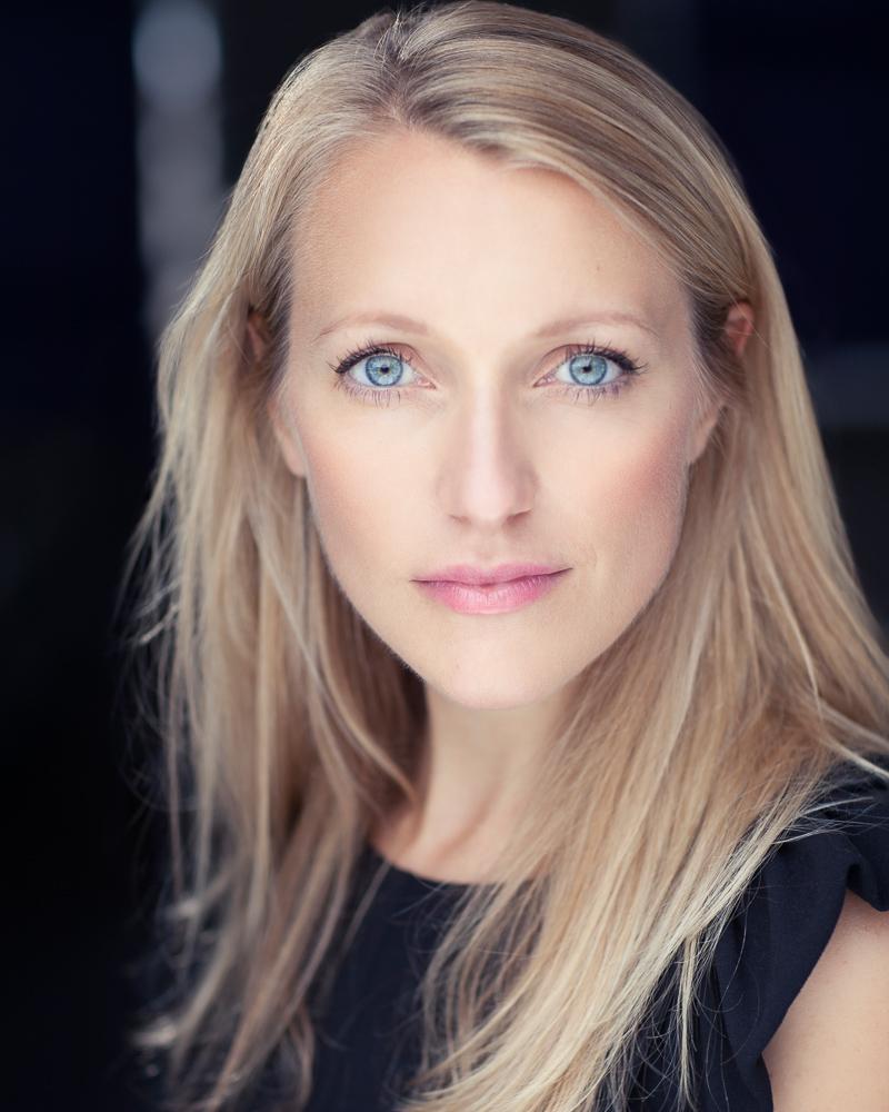 actor Susanna Herbert large photo