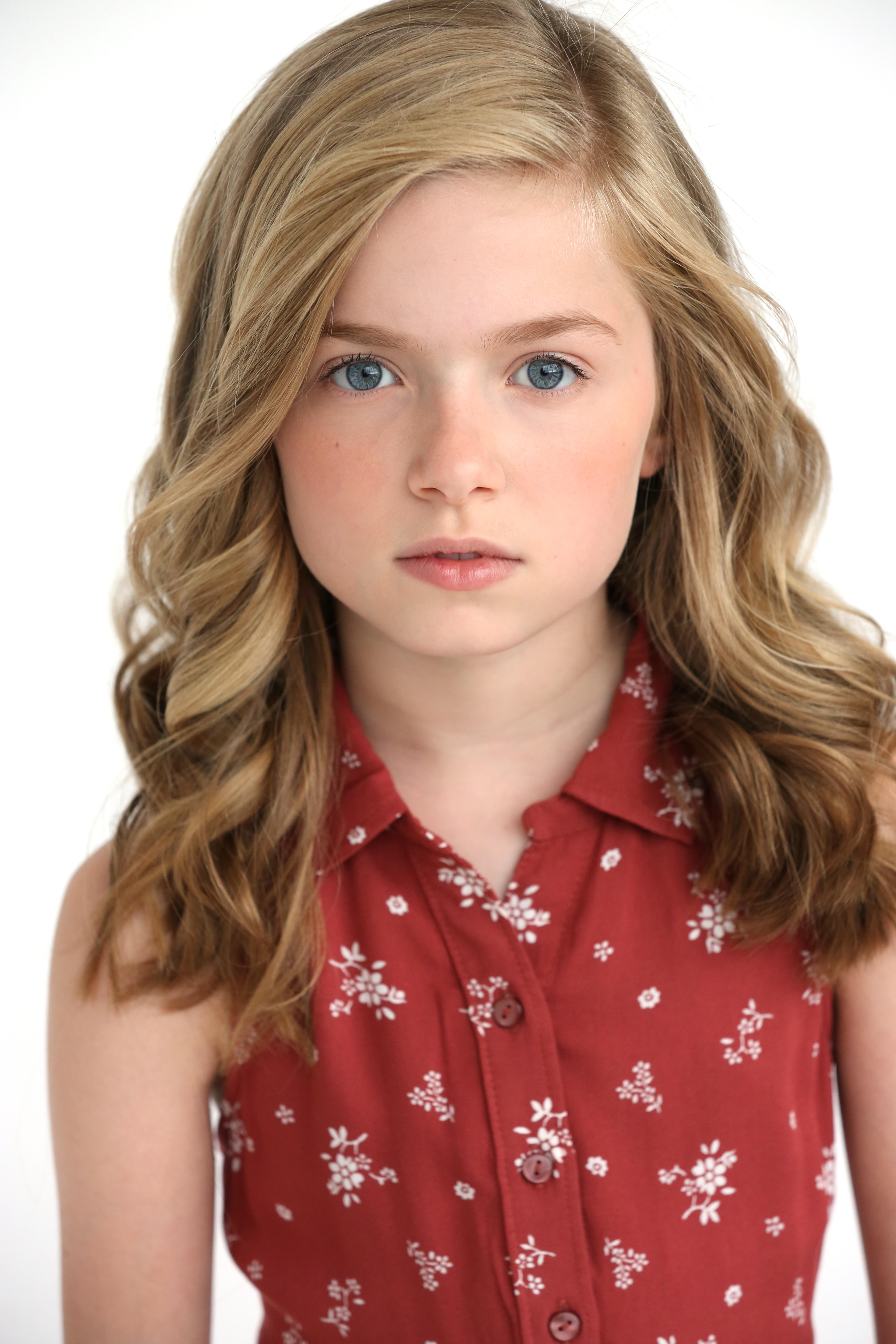 actor Cate Elefante large photo