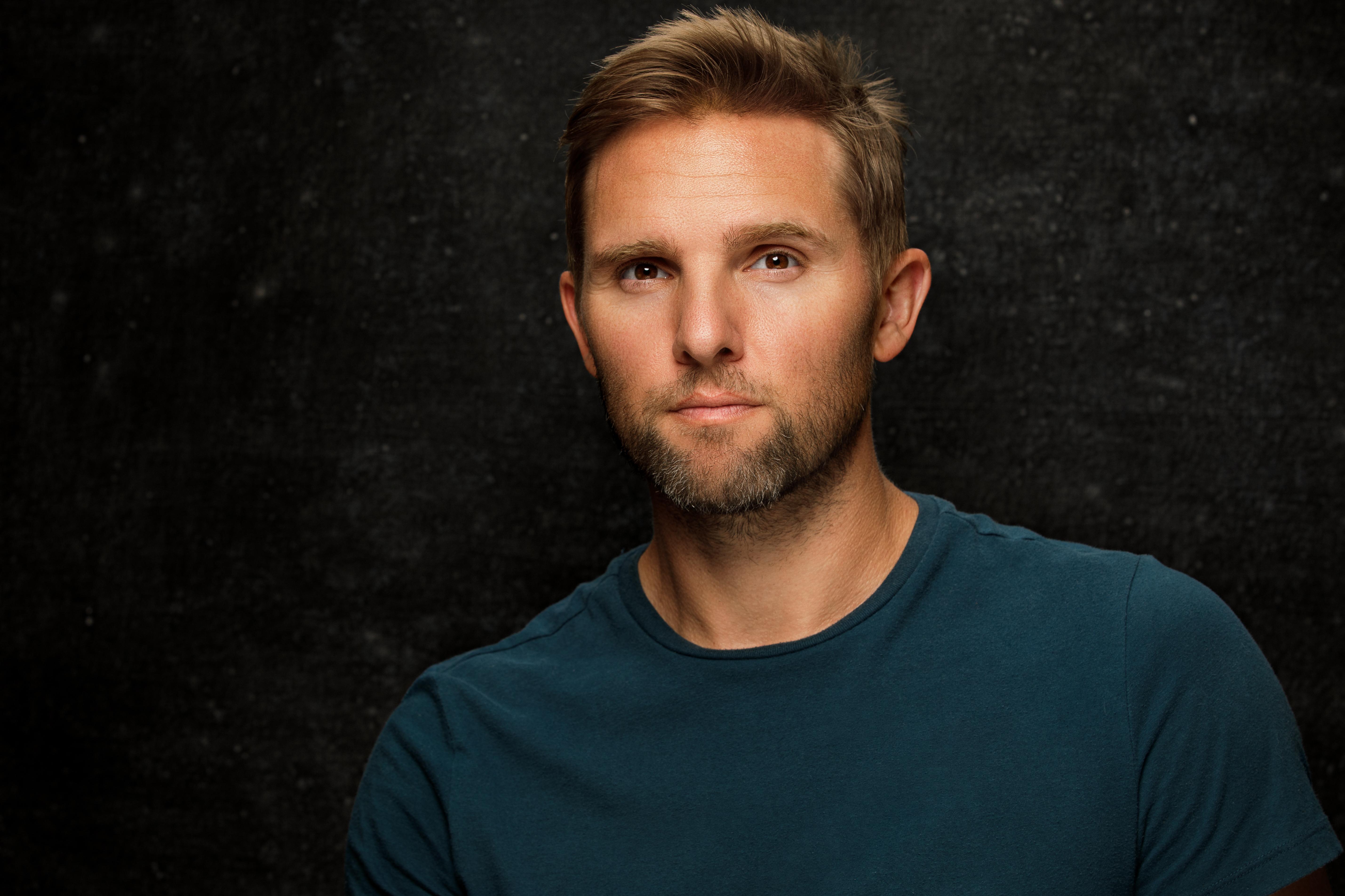 actor Kevin Thoms large photo