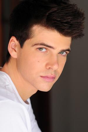 actor Brett Pierce large photo