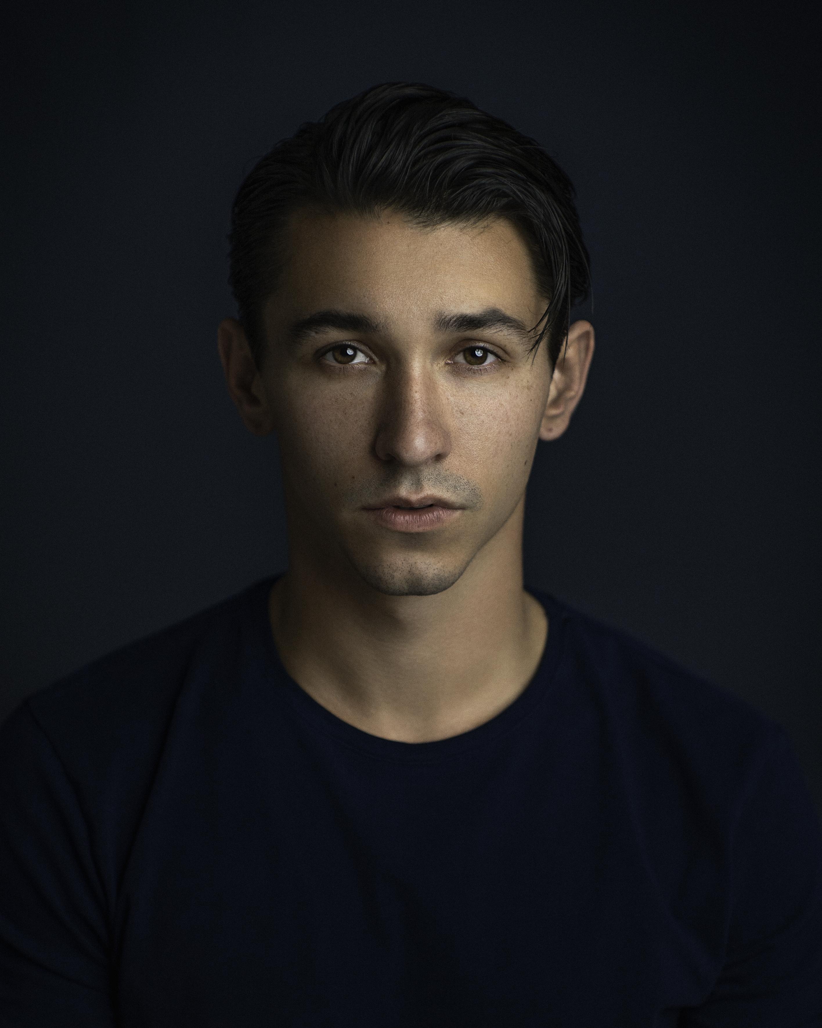 actor Louie Chapman large photo