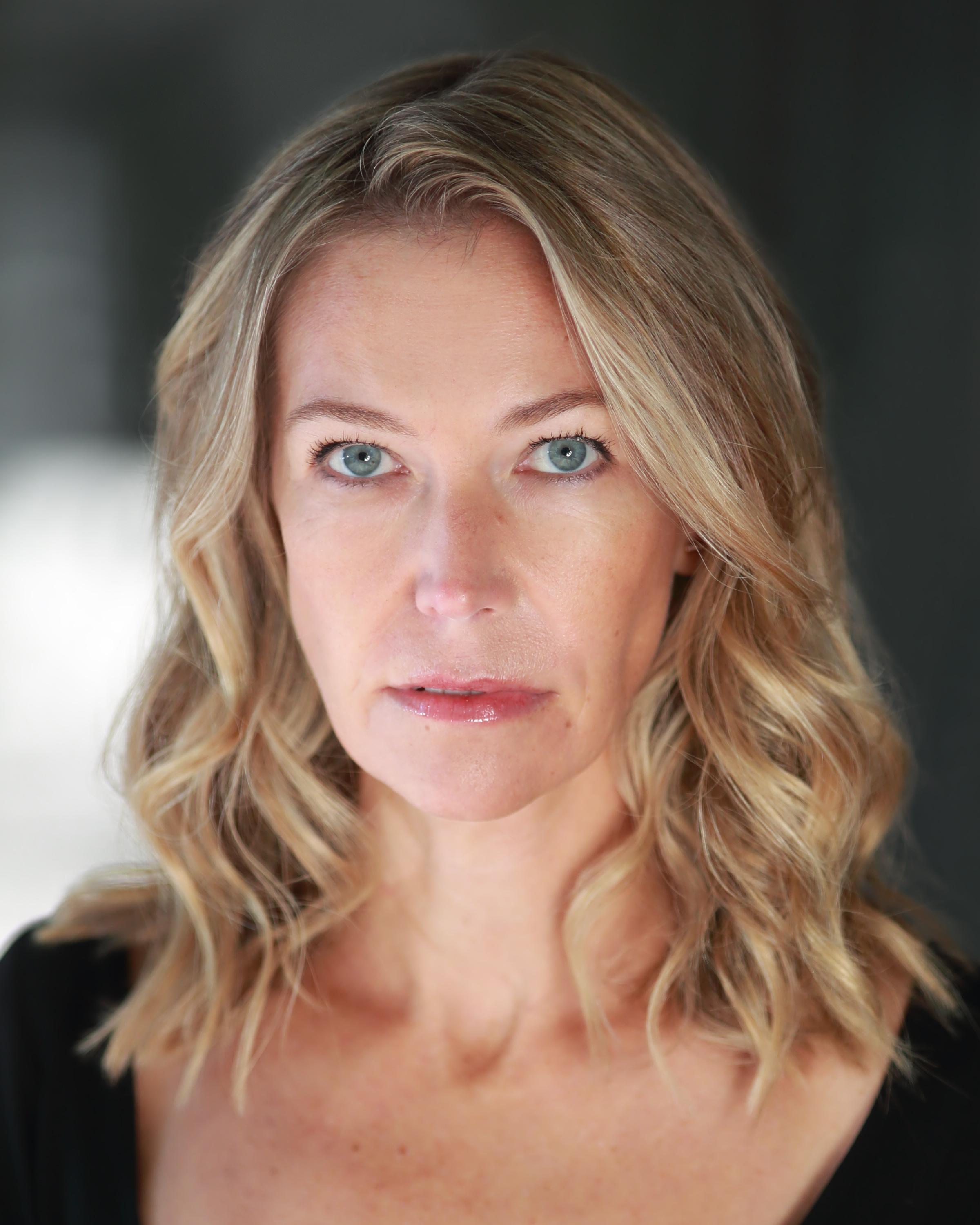 actor Renee Erikson large photo