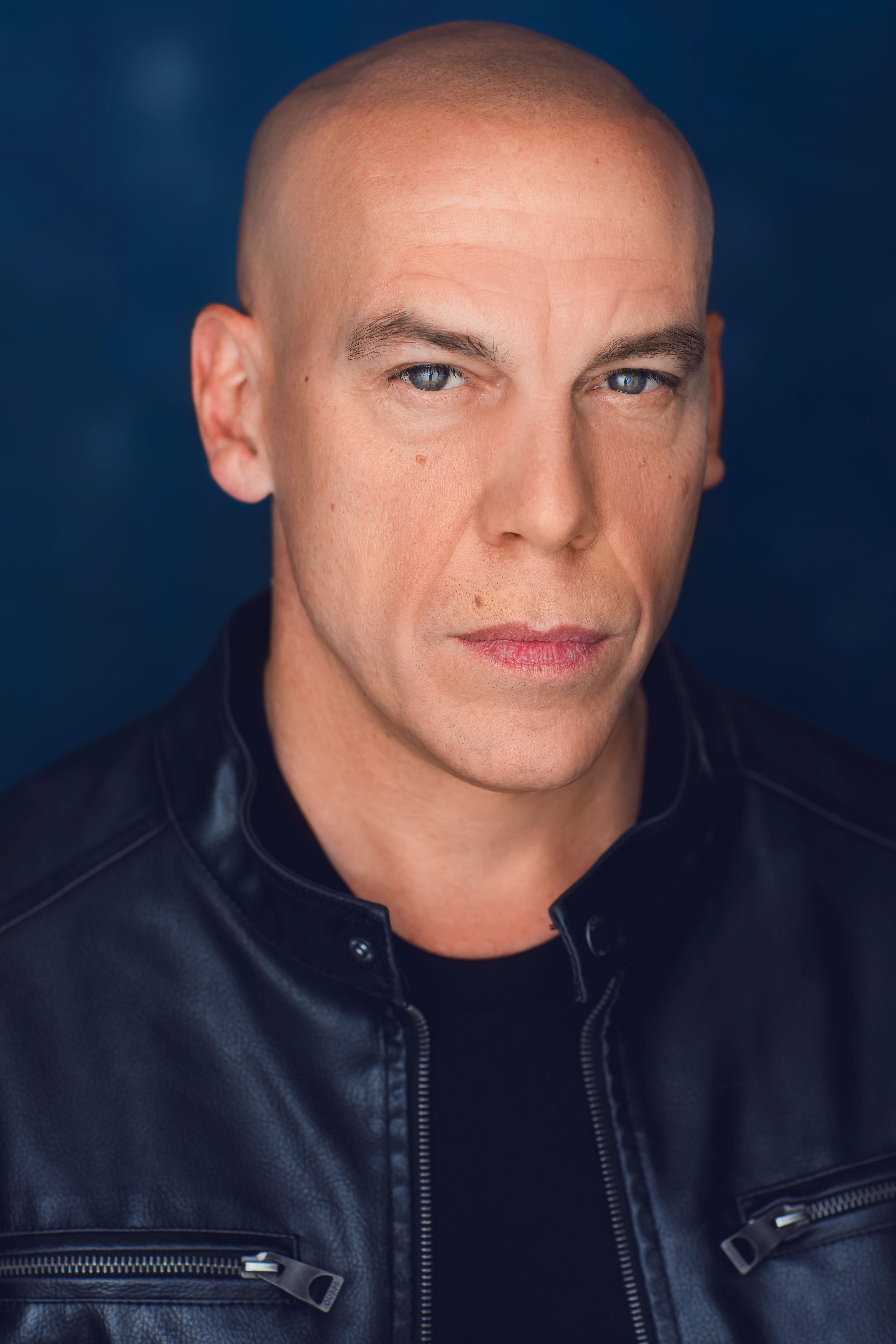 actor Steven Komito large photo