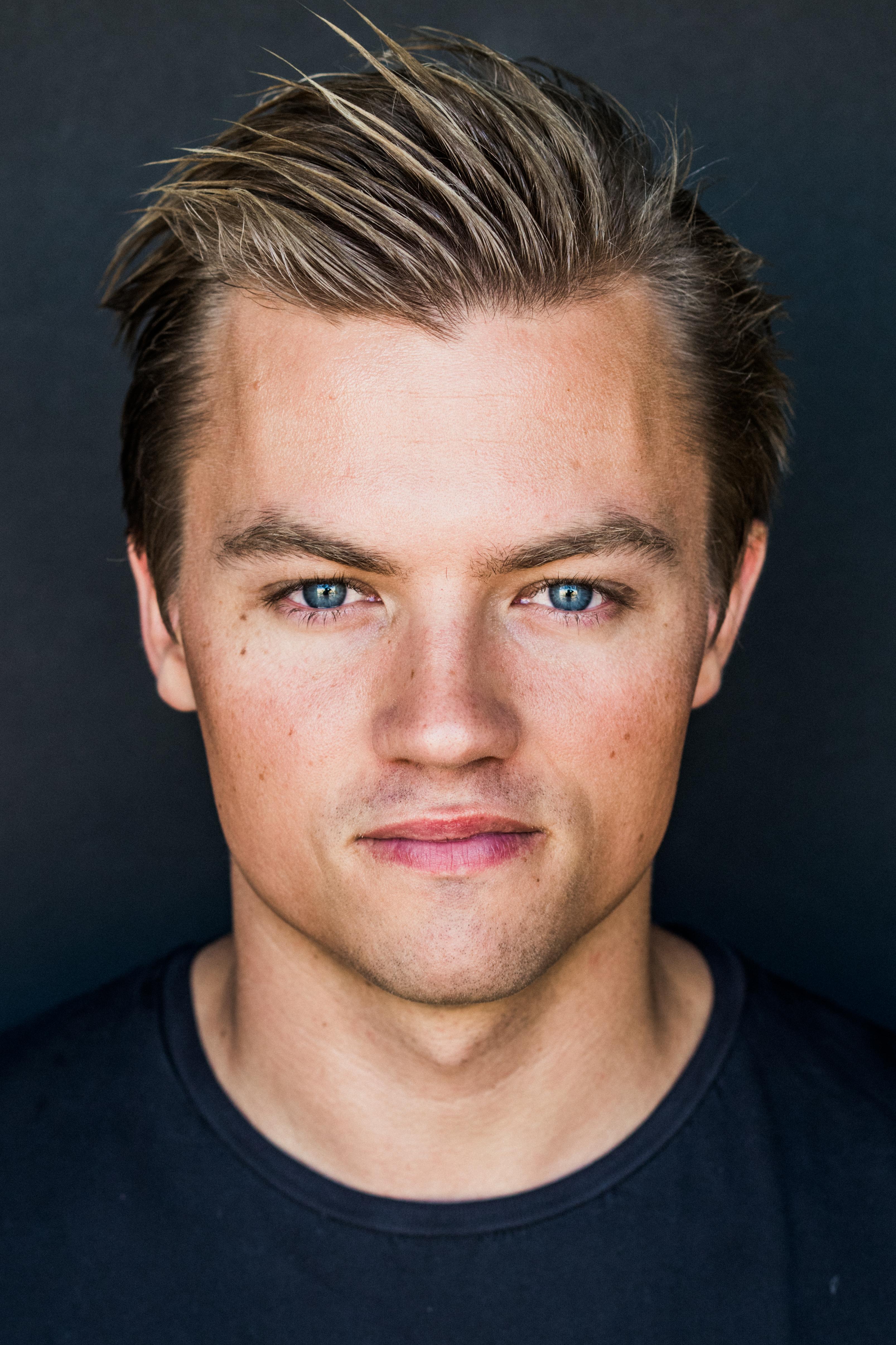 actor Peter Coventry Smith large photo