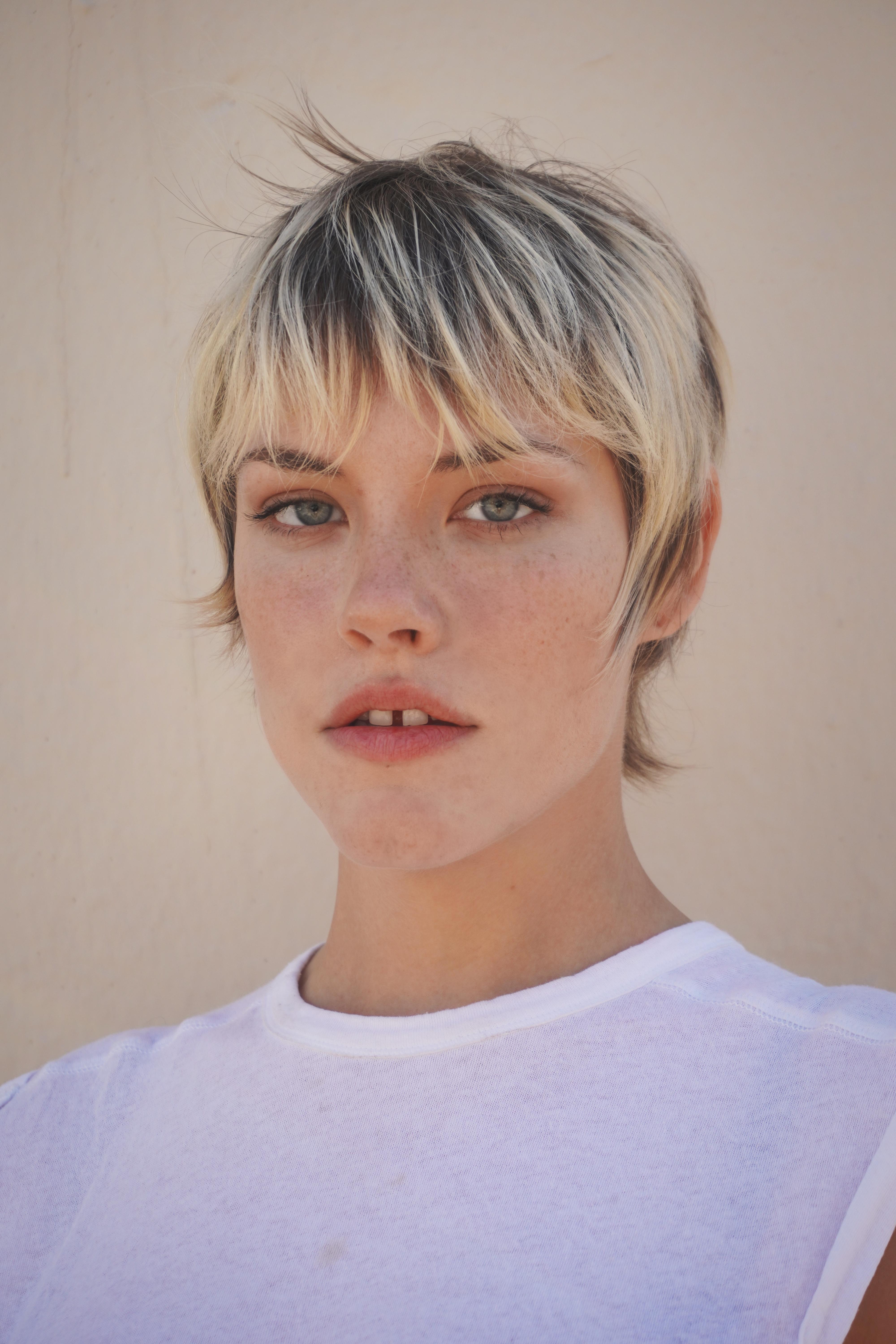 actor Ashley Smith large photo