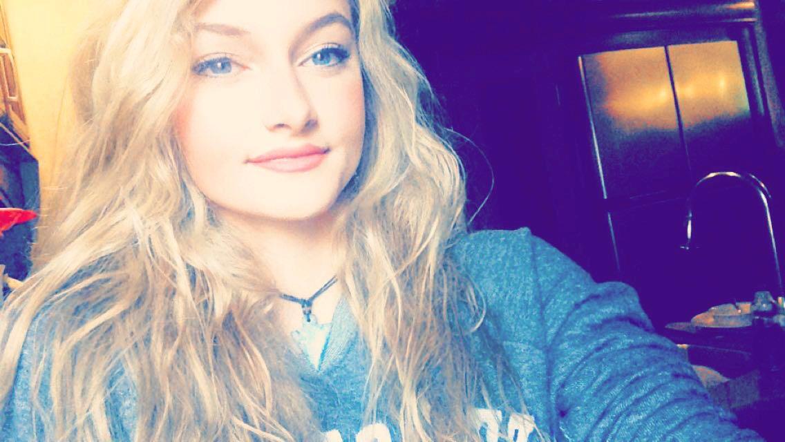 actor Ashley Switzer large photo