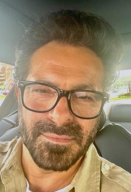 actor Lance Kawas large photo