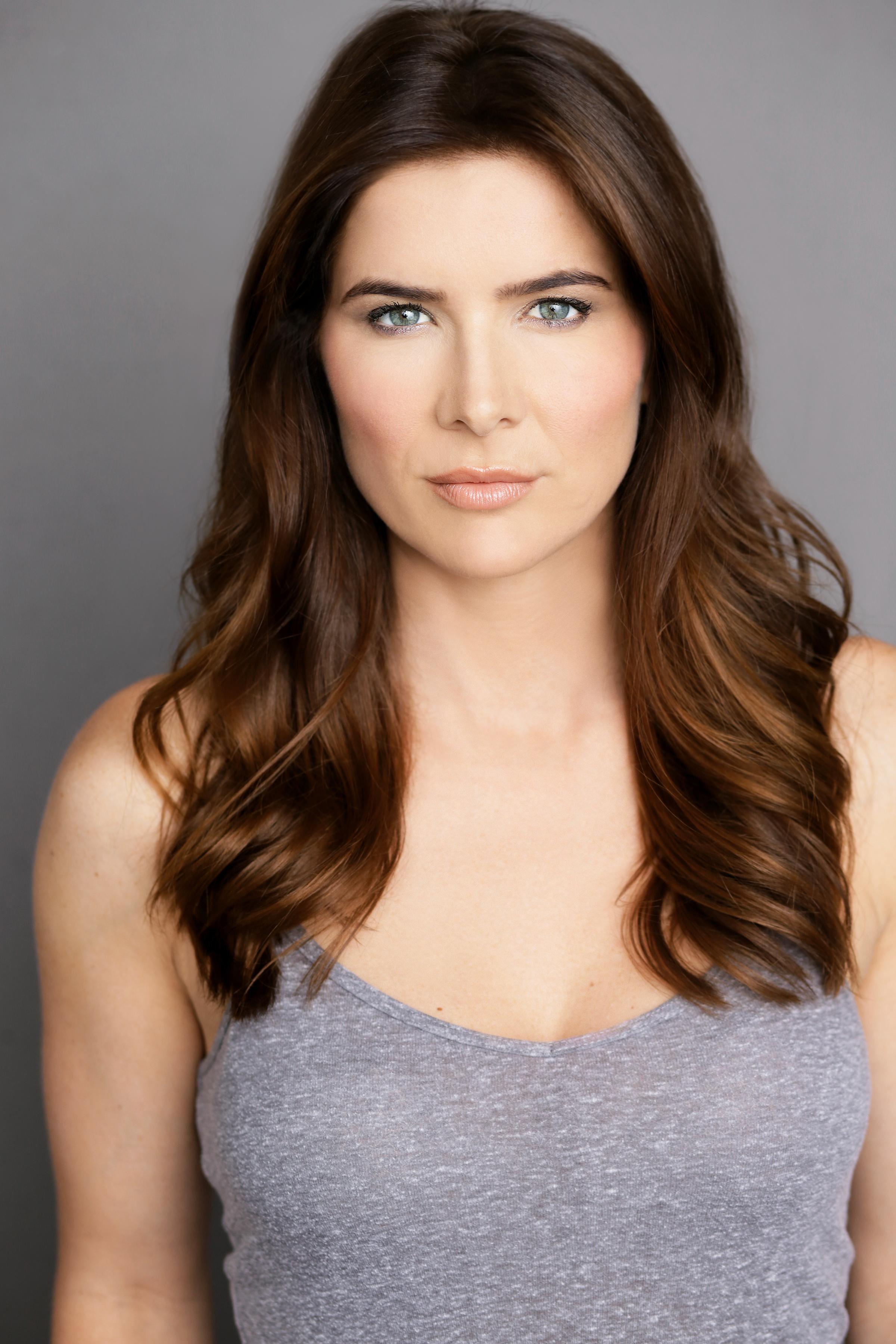 actor Molly Beucher large photo