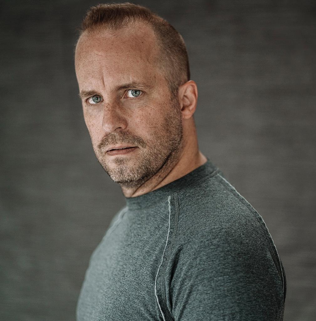 actor Ash Catherwood large photo