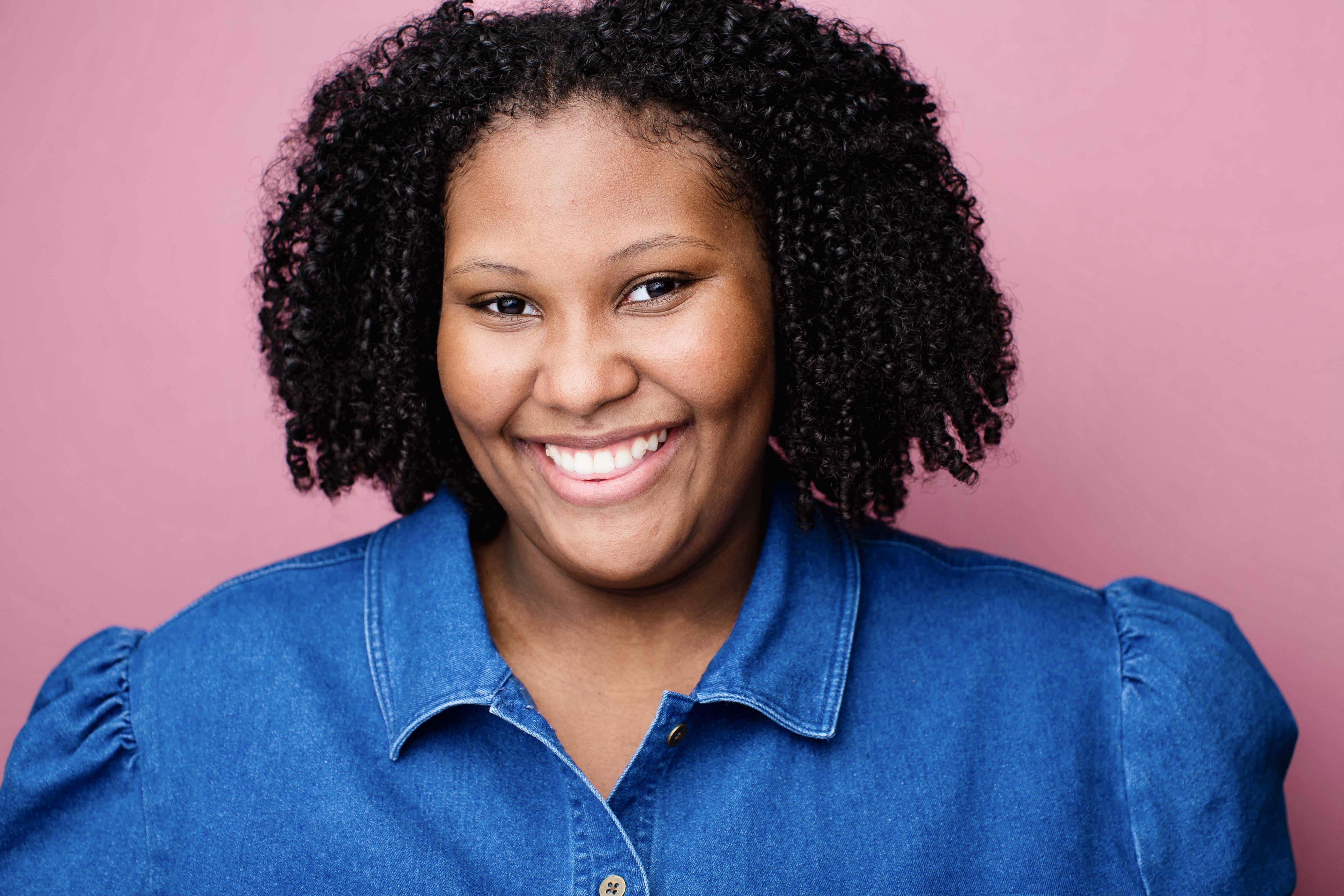 actor Olivia Grace Manning large photo