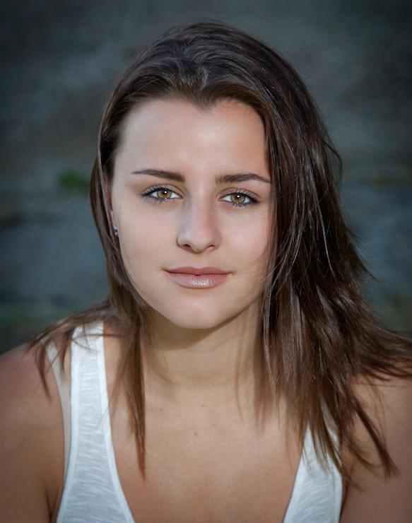 actor Paige Baril large photo