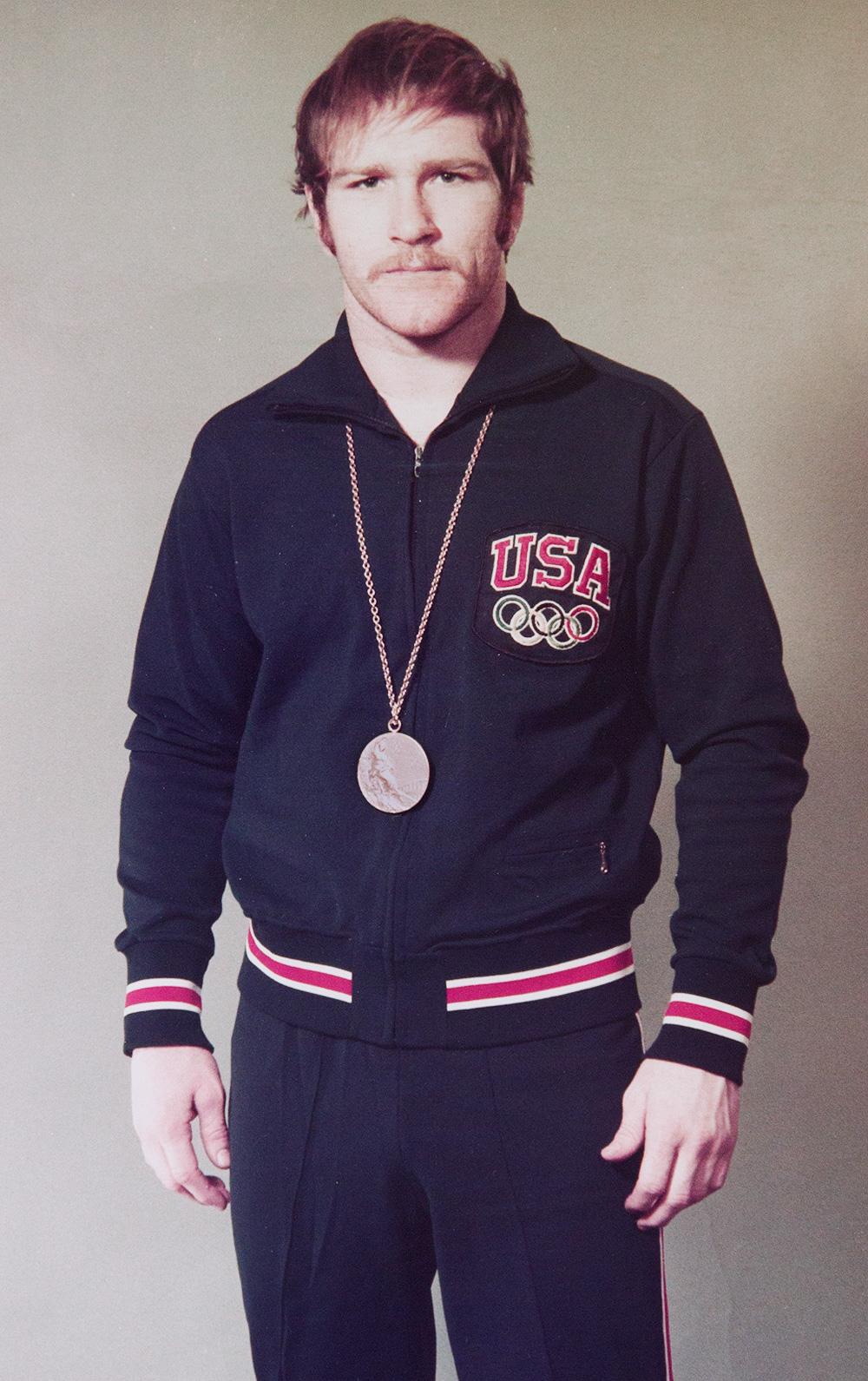 actor Dan Gable large photo