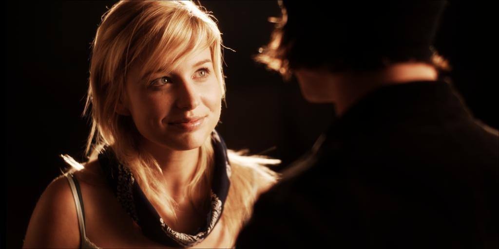 actor Ellen Woglom large photo