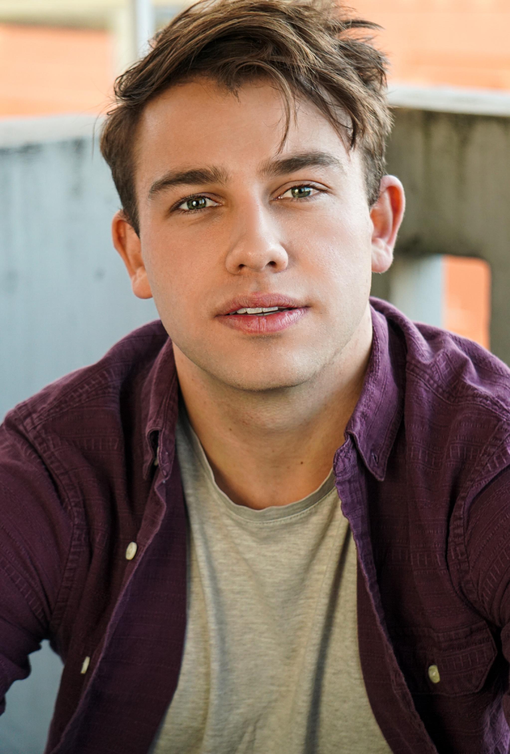 actor Alexander Jones large photo