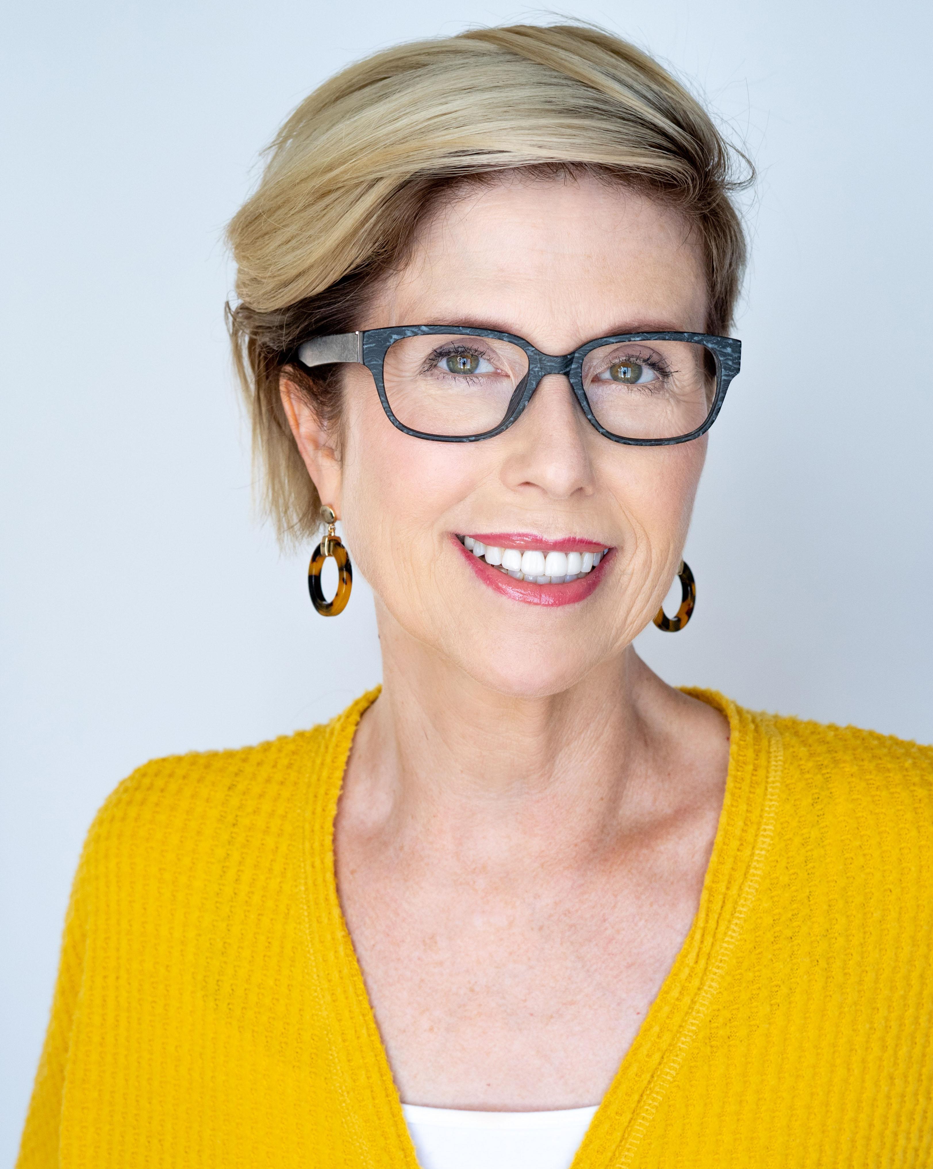 actor Mary Becquet large photo