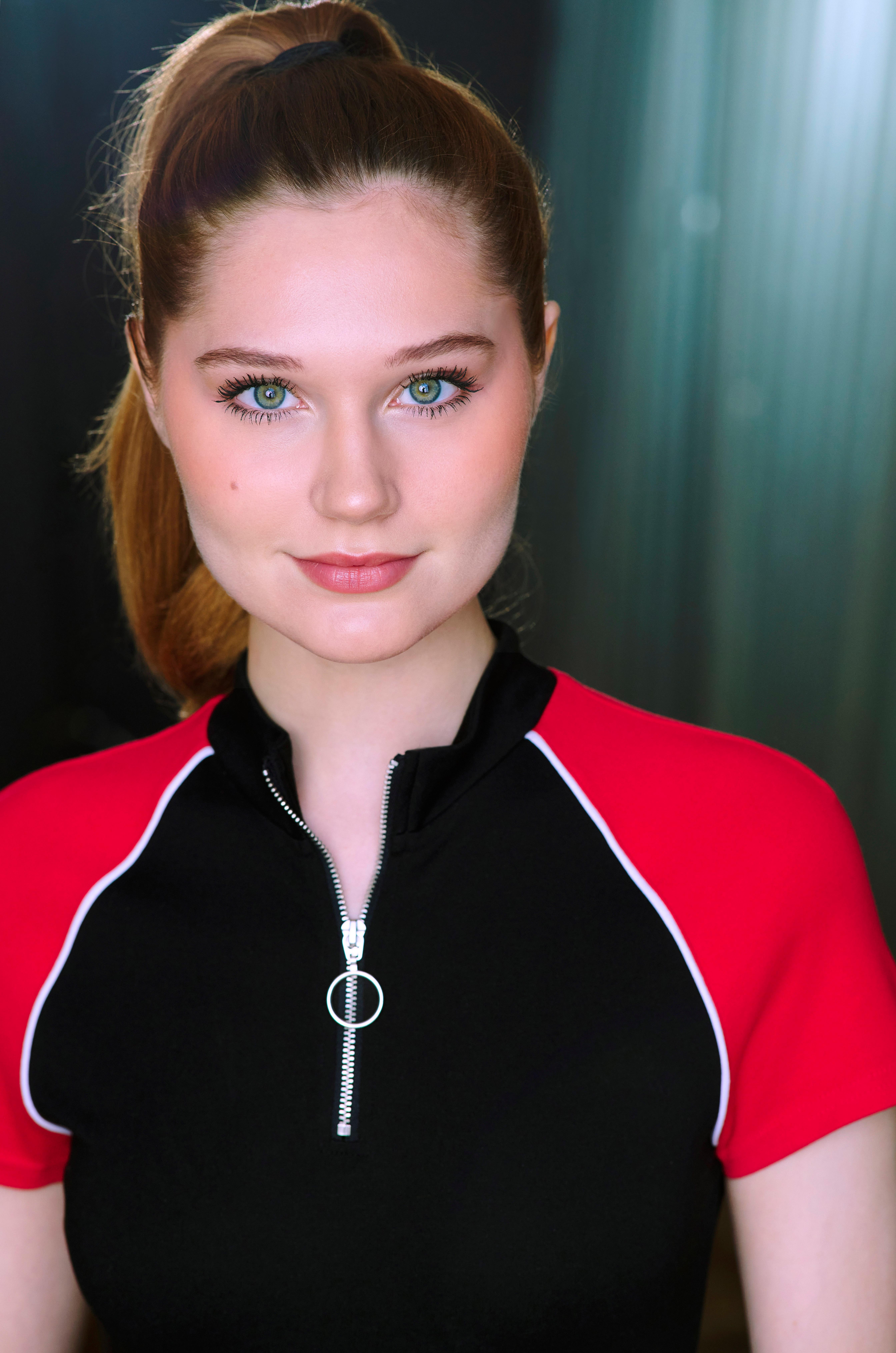 actor Serena Laurel large photo