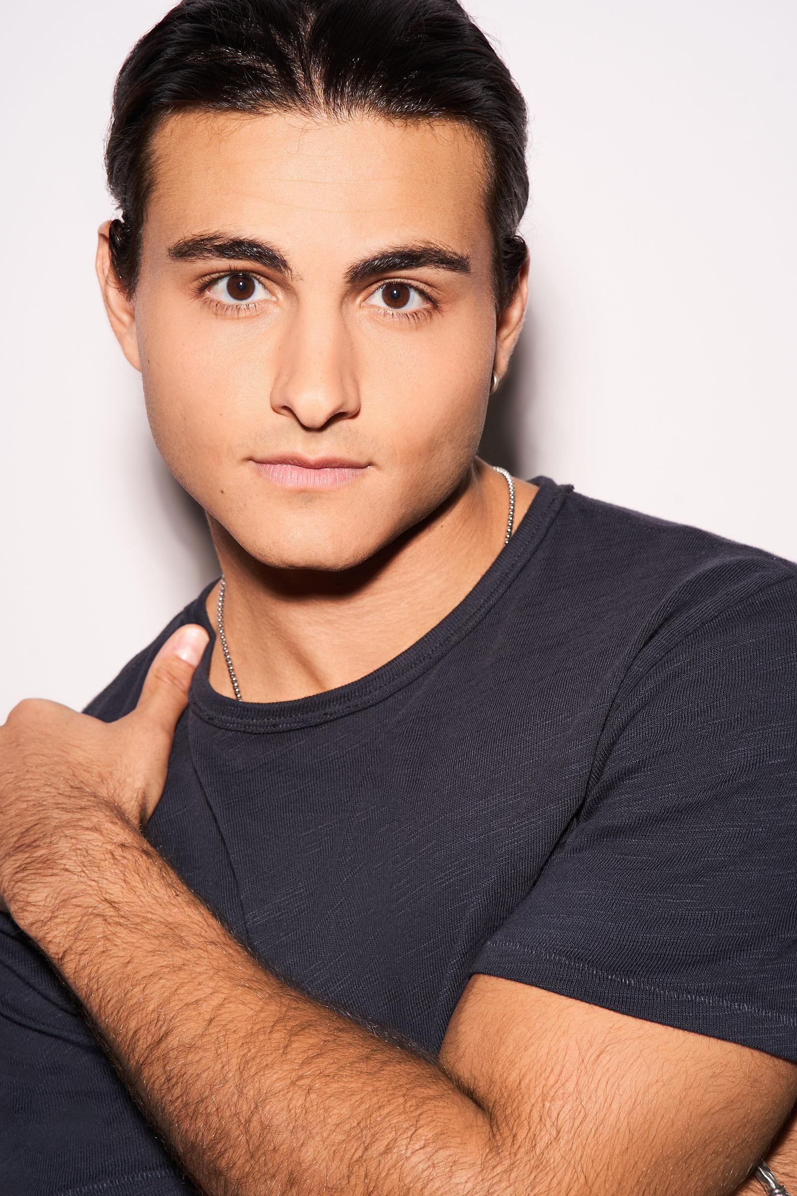 actor Keanush Tafreshi large photo