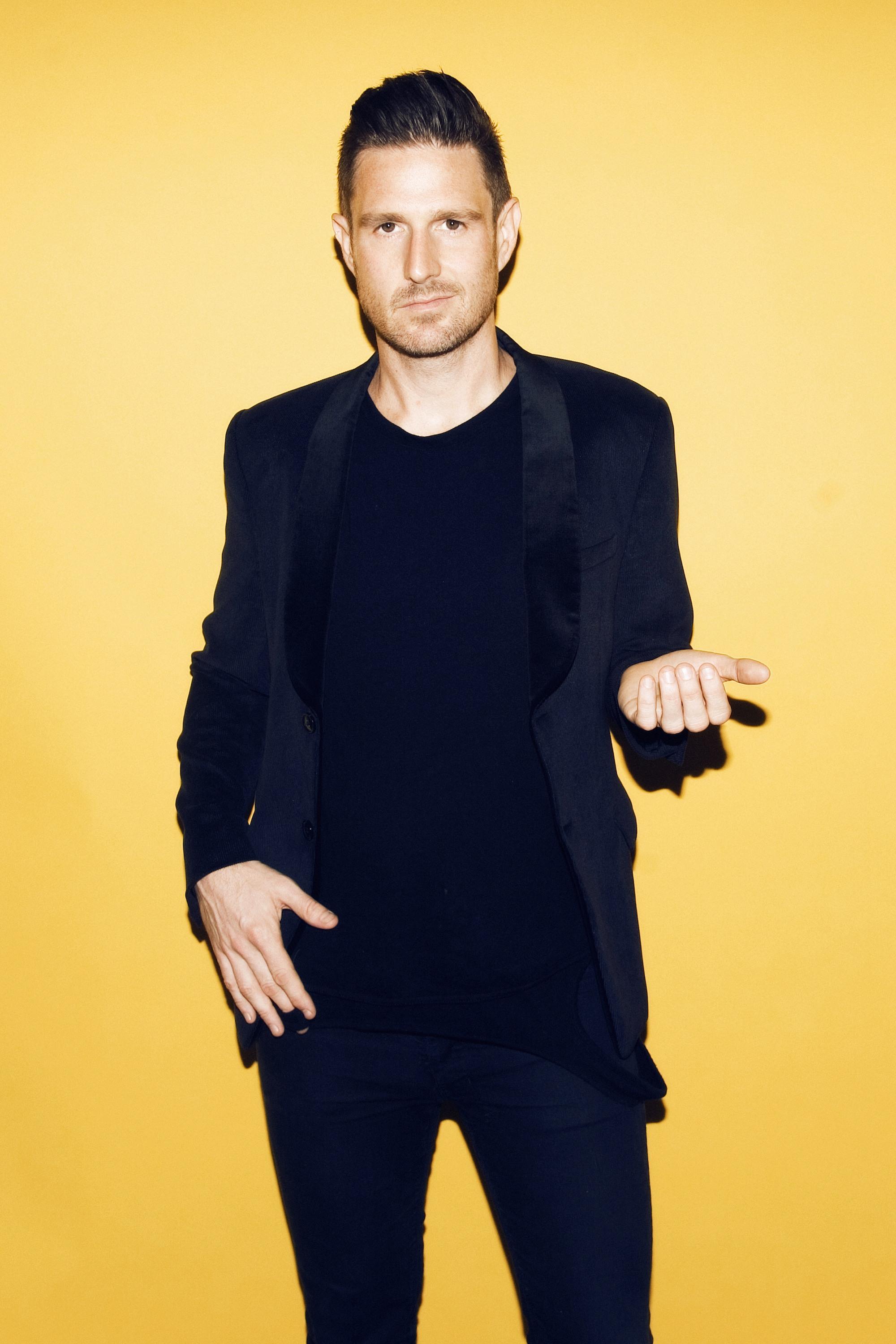 actor Wil Anderson large photo