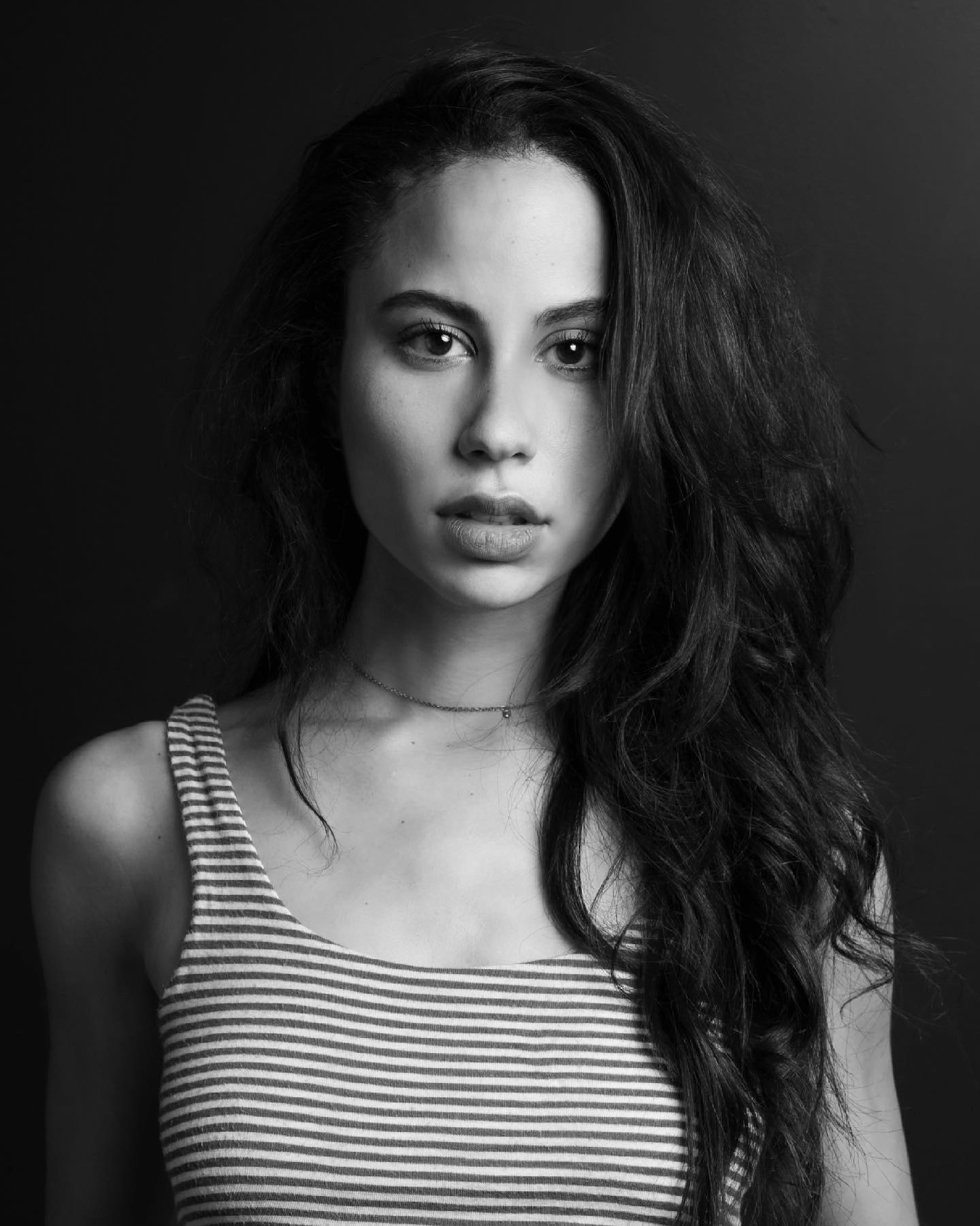 actor Jennifer Haralson large photo