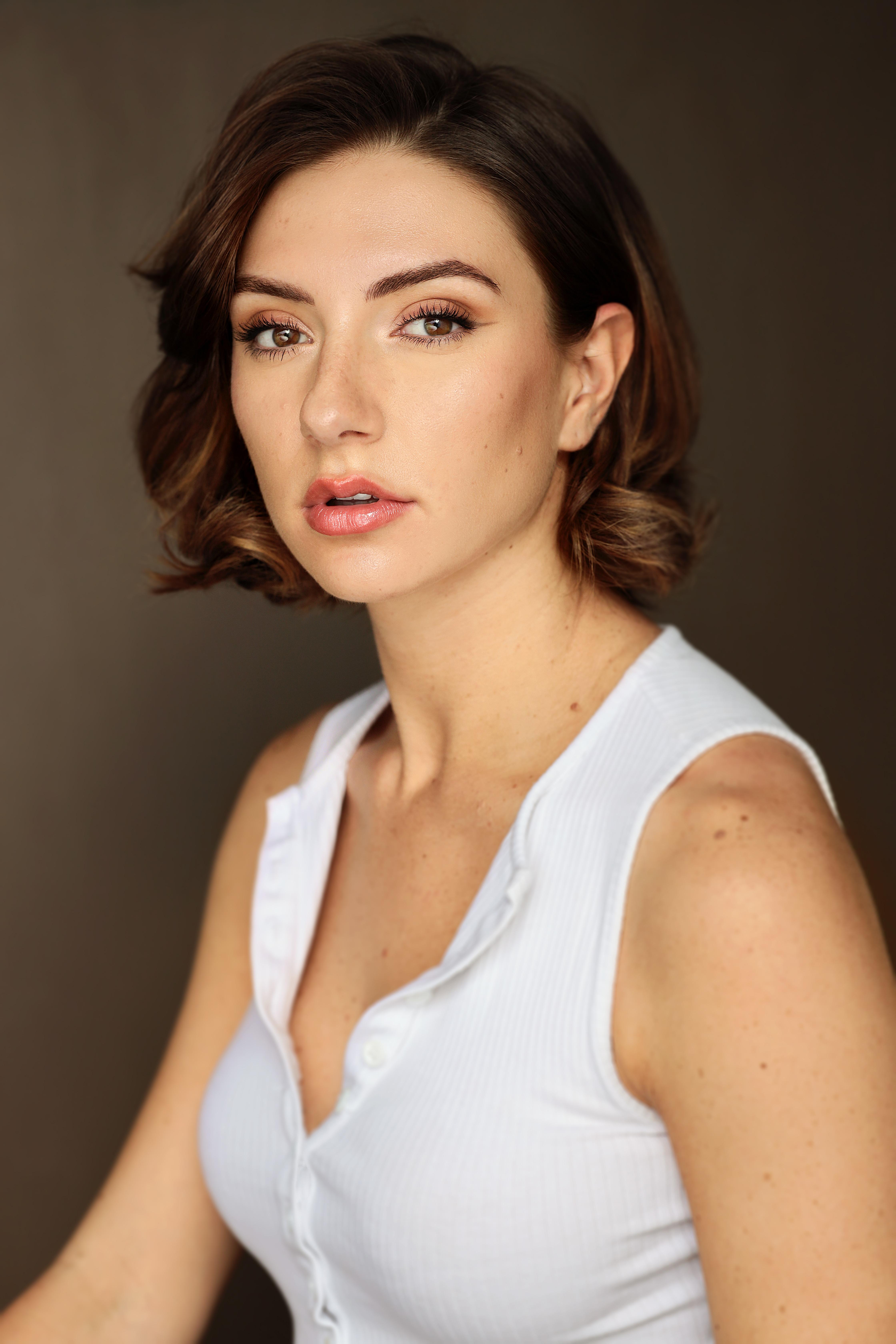 actor Bianca Zouppas large photo