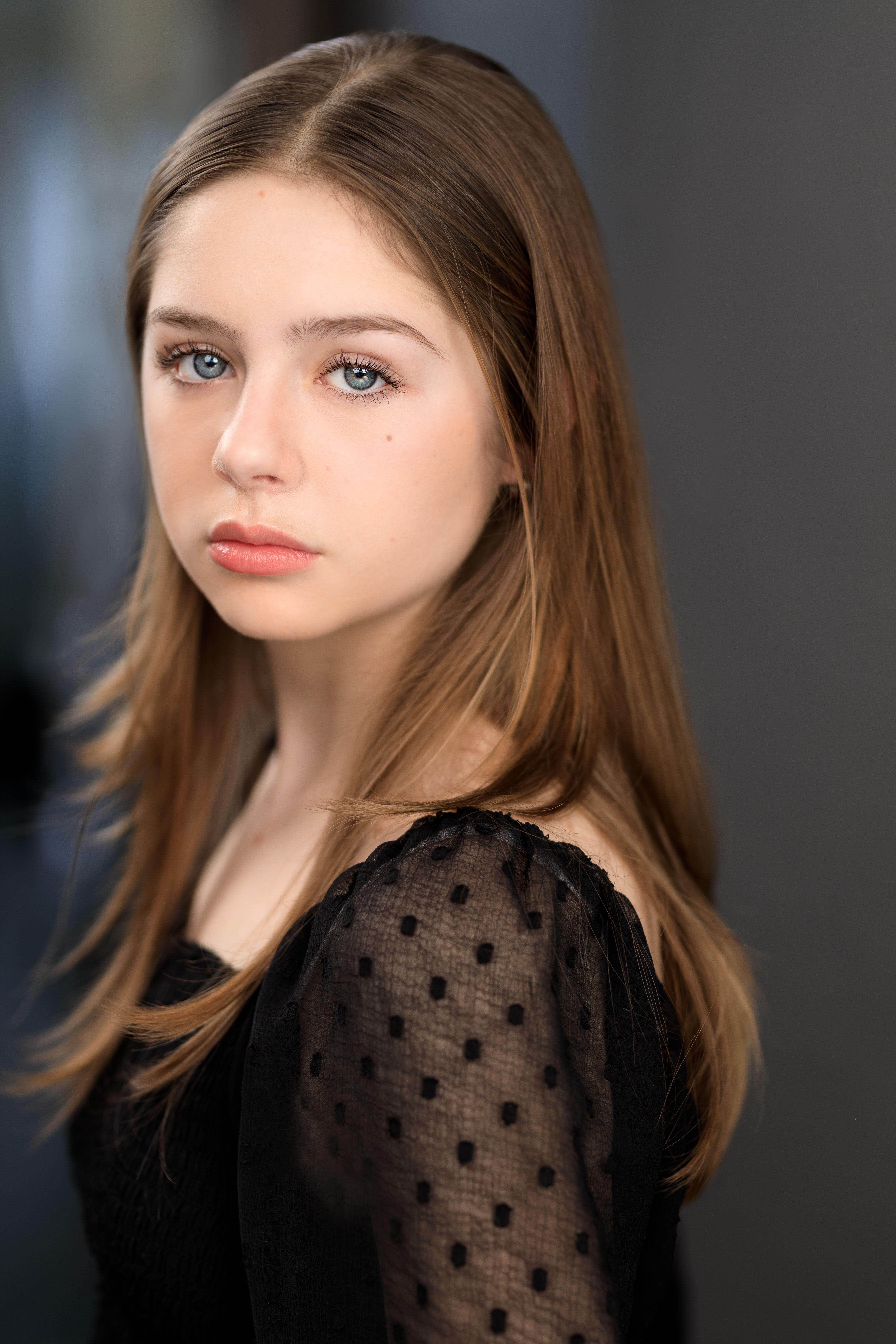 actor Kerensa Cooper large photo