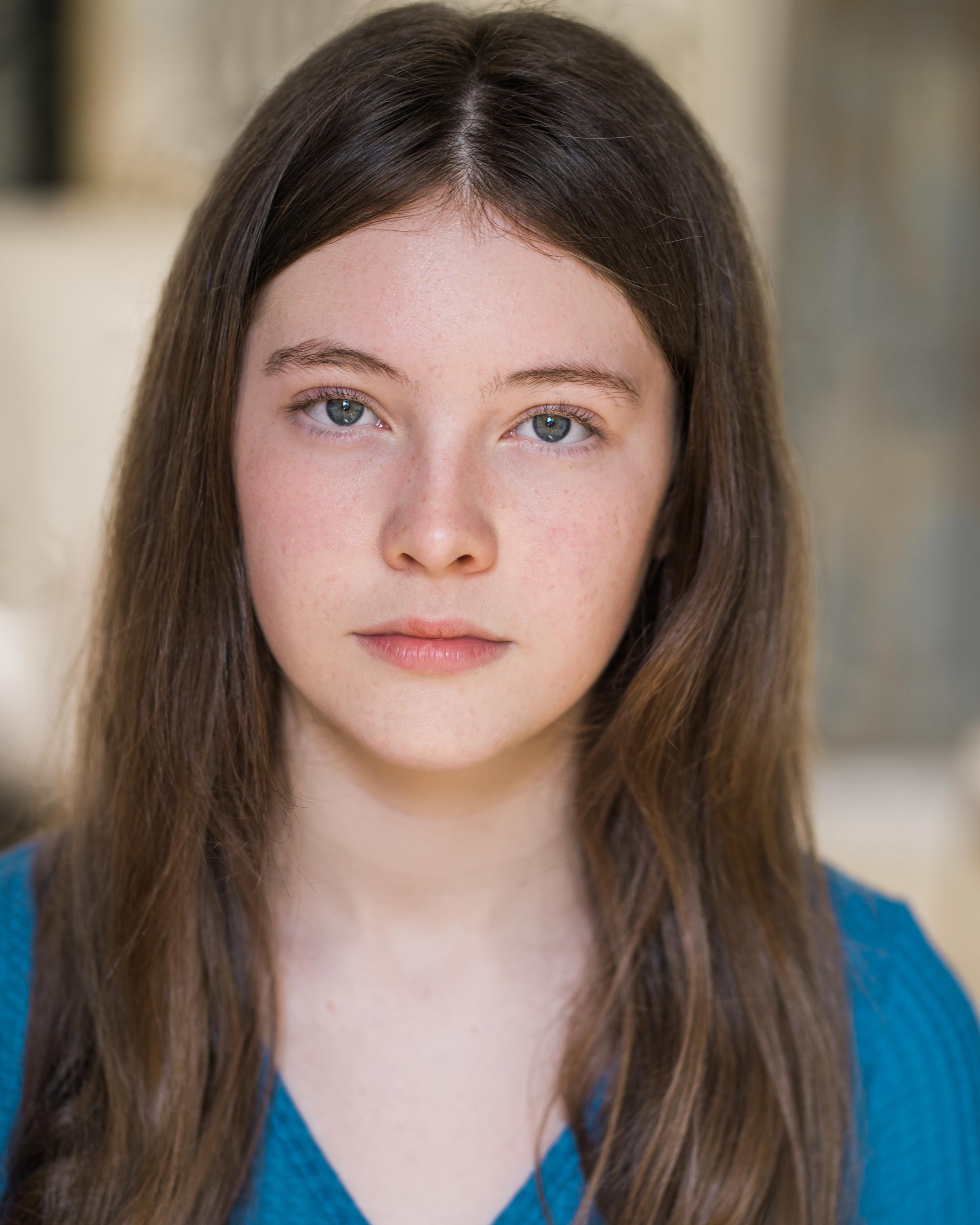 actor Mia Andrews large photo