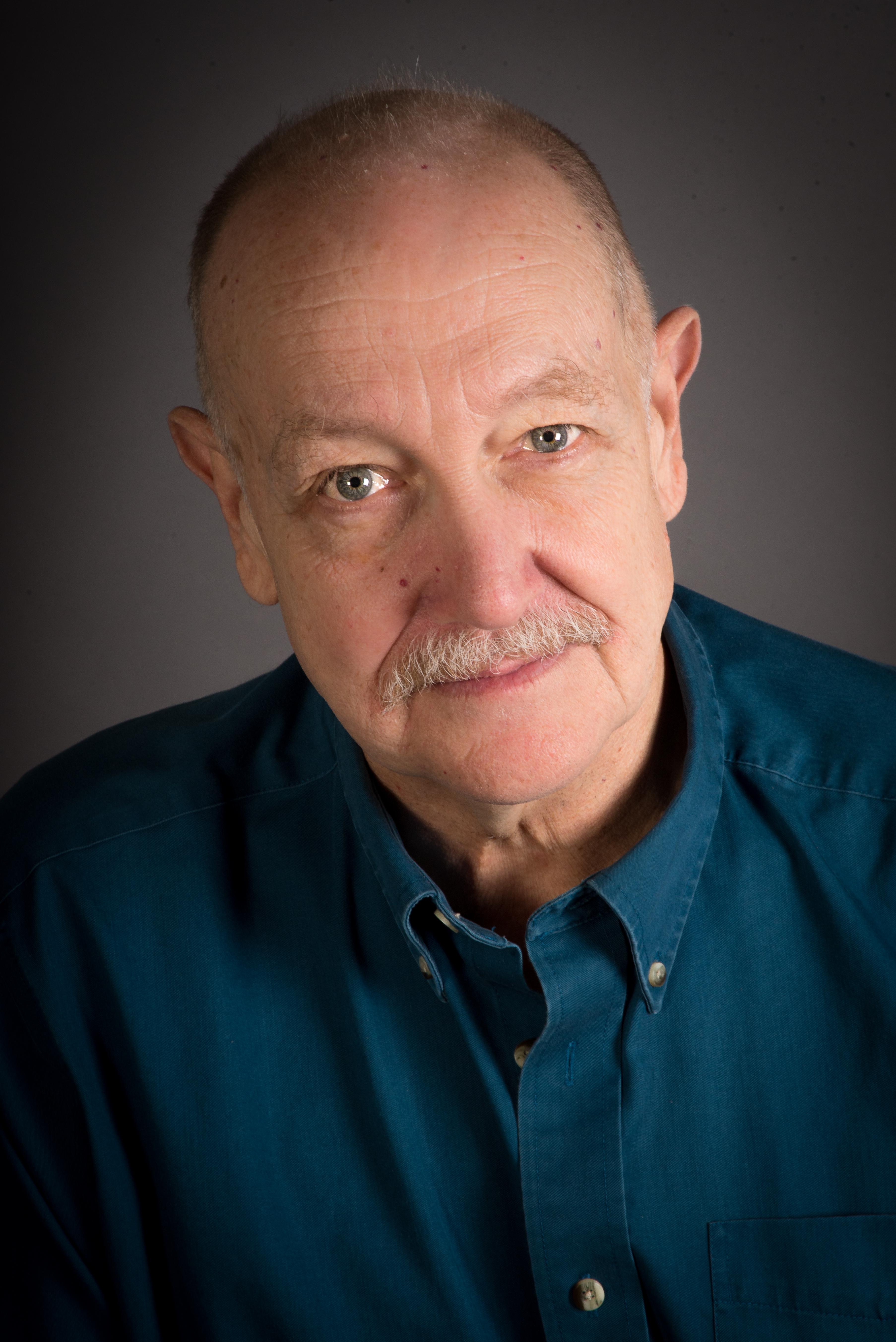 actor Richard McElvain large photo