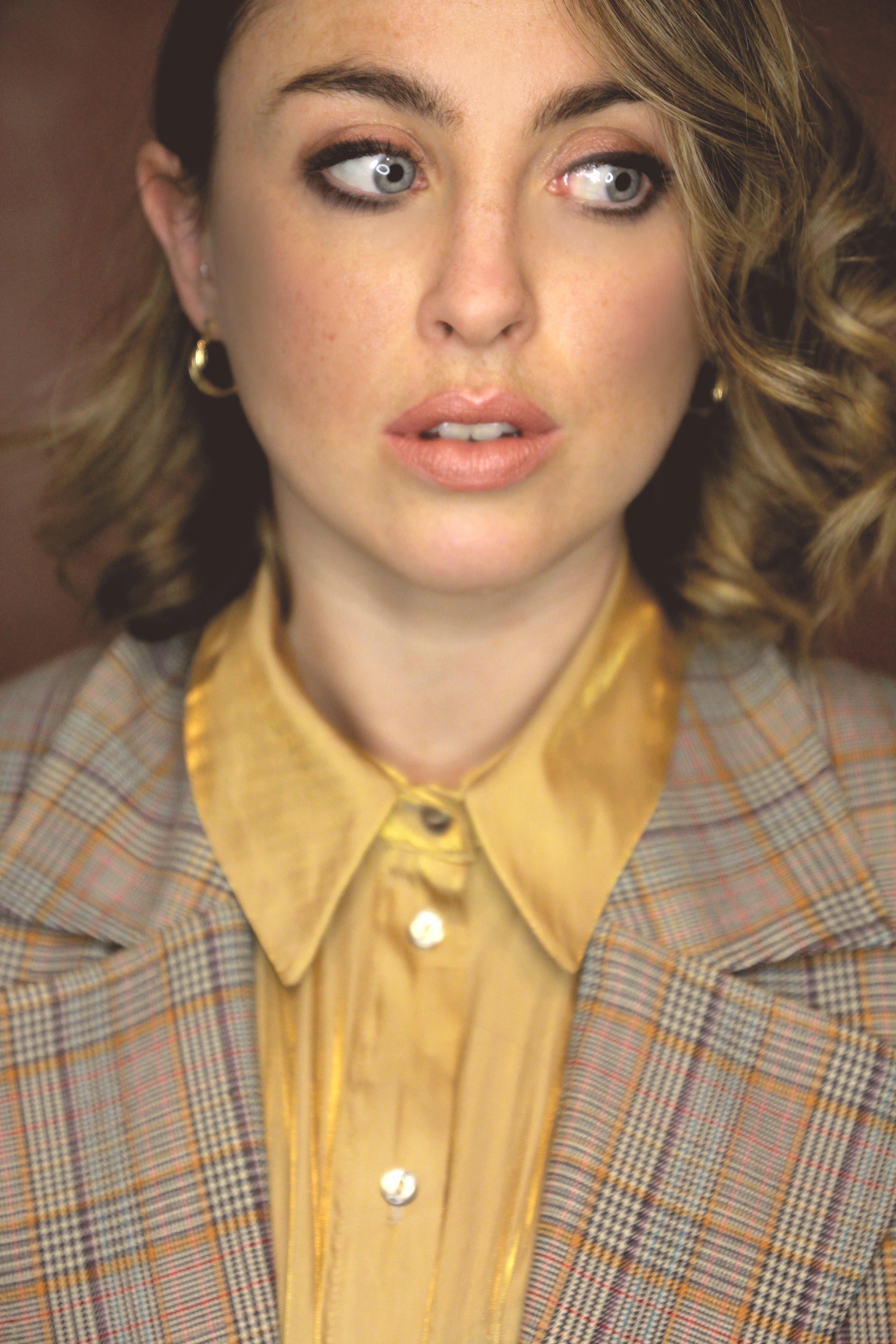 actor Hannah Douglas large photo