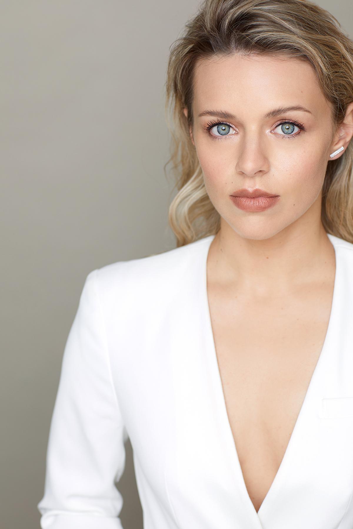 actor Ashley Dakin large photo