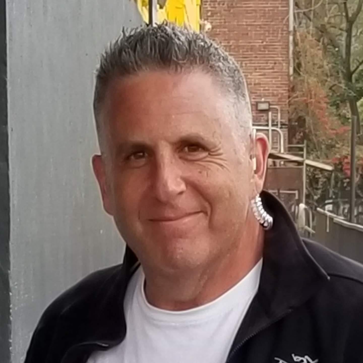 actor Scott Lazar large photo