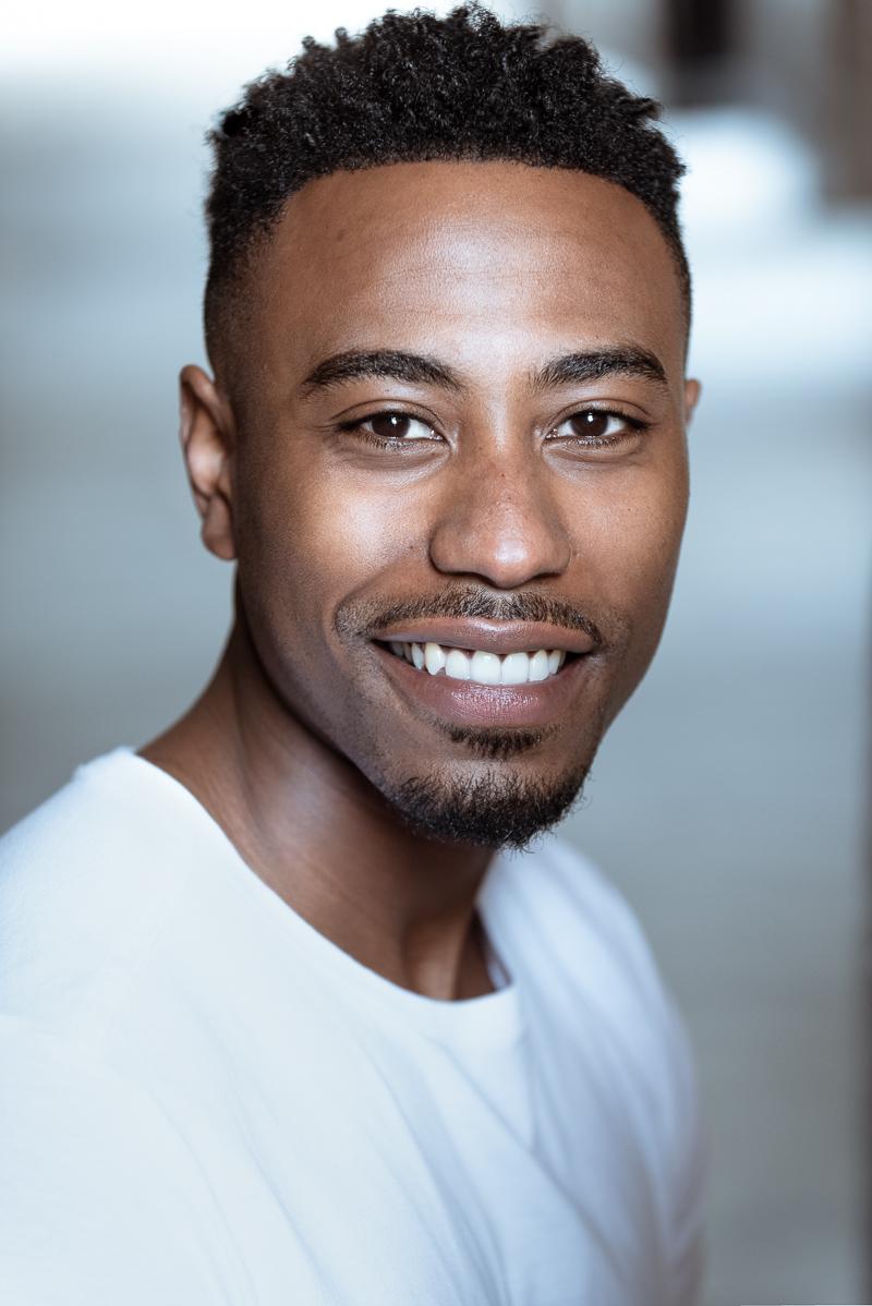 actor Leon Dean large photo