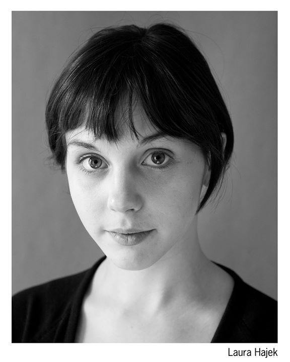 actor Laura Hajek large photo