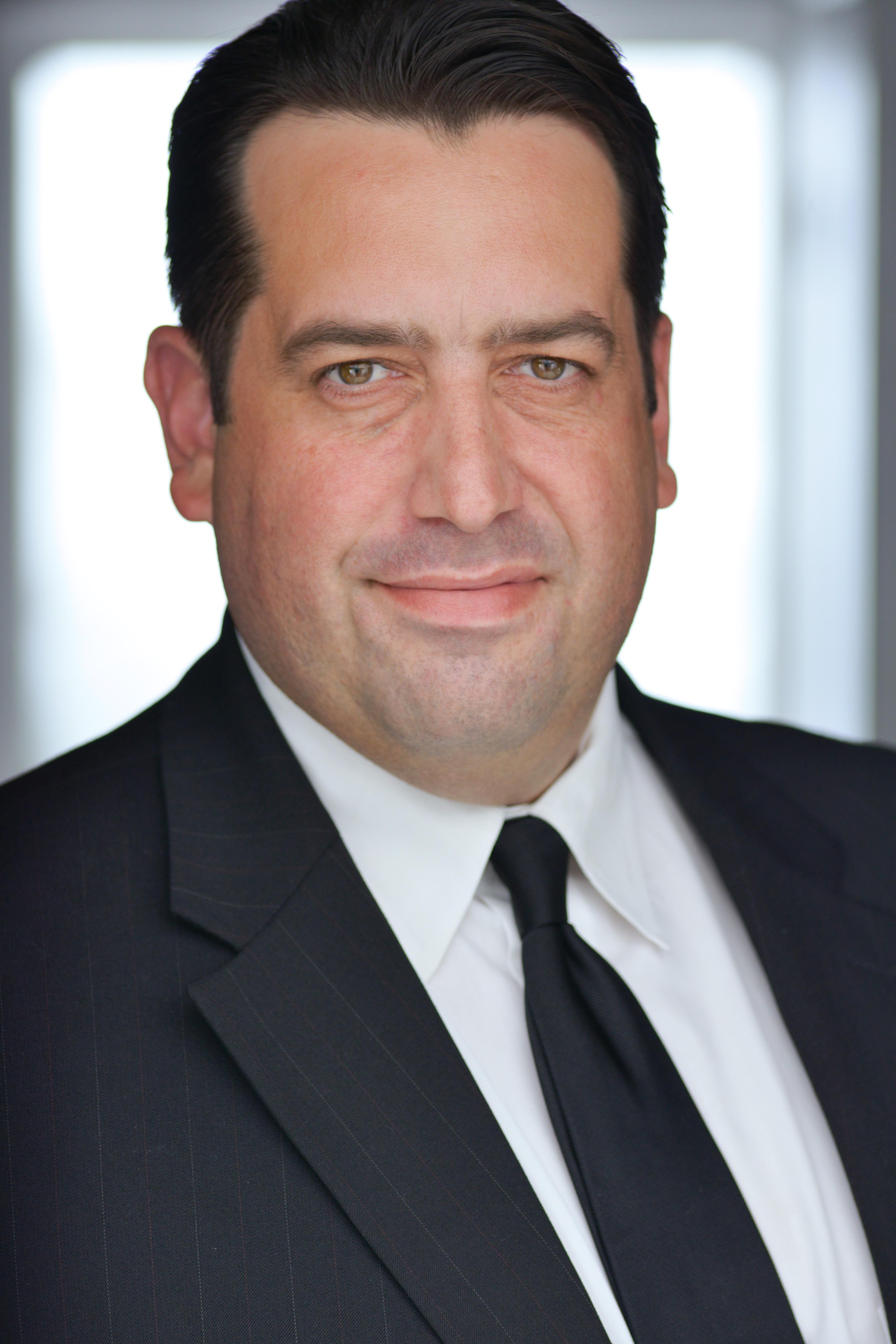 actor Dan Olivo large photo