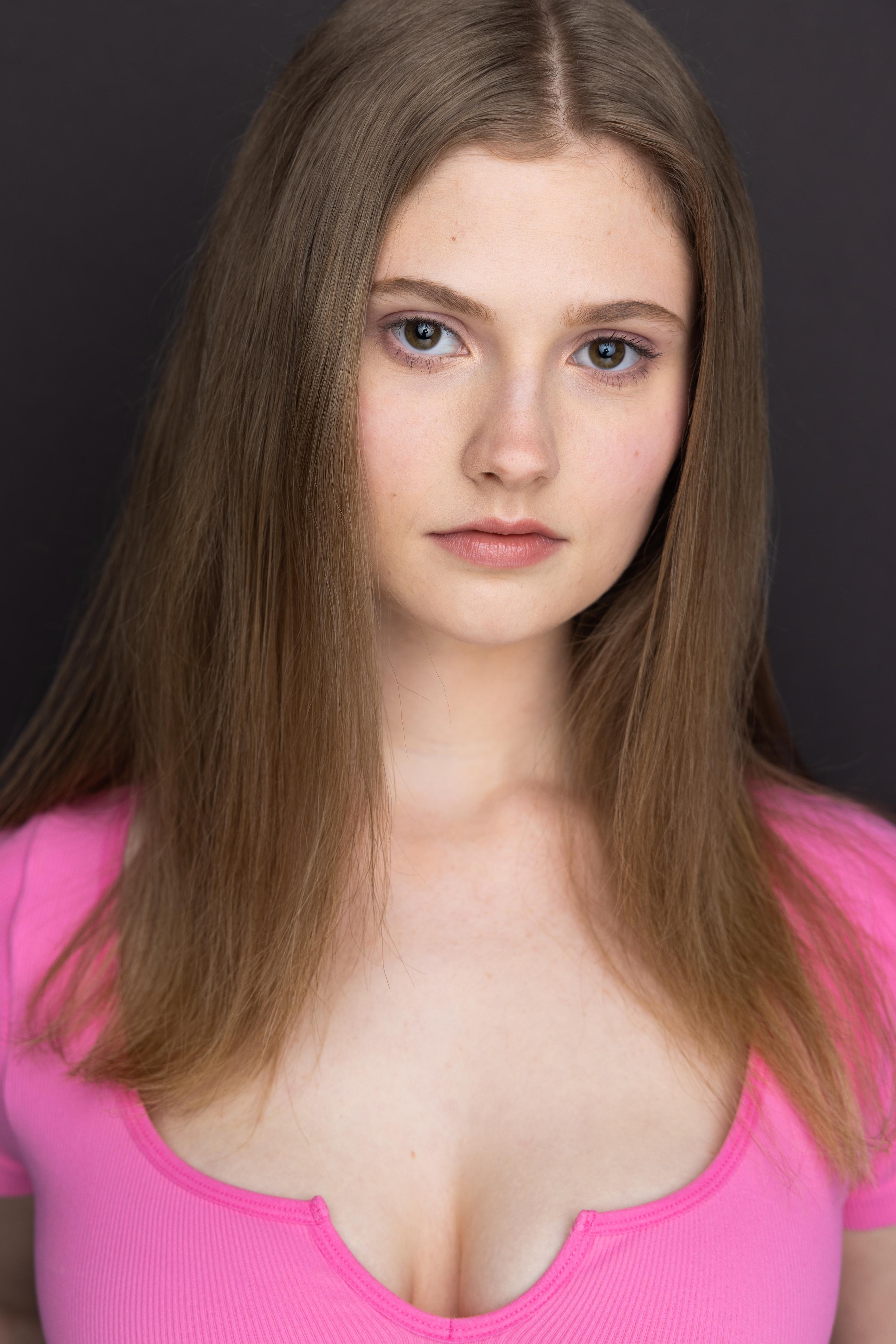 actor Ava Rose Kinard large photo