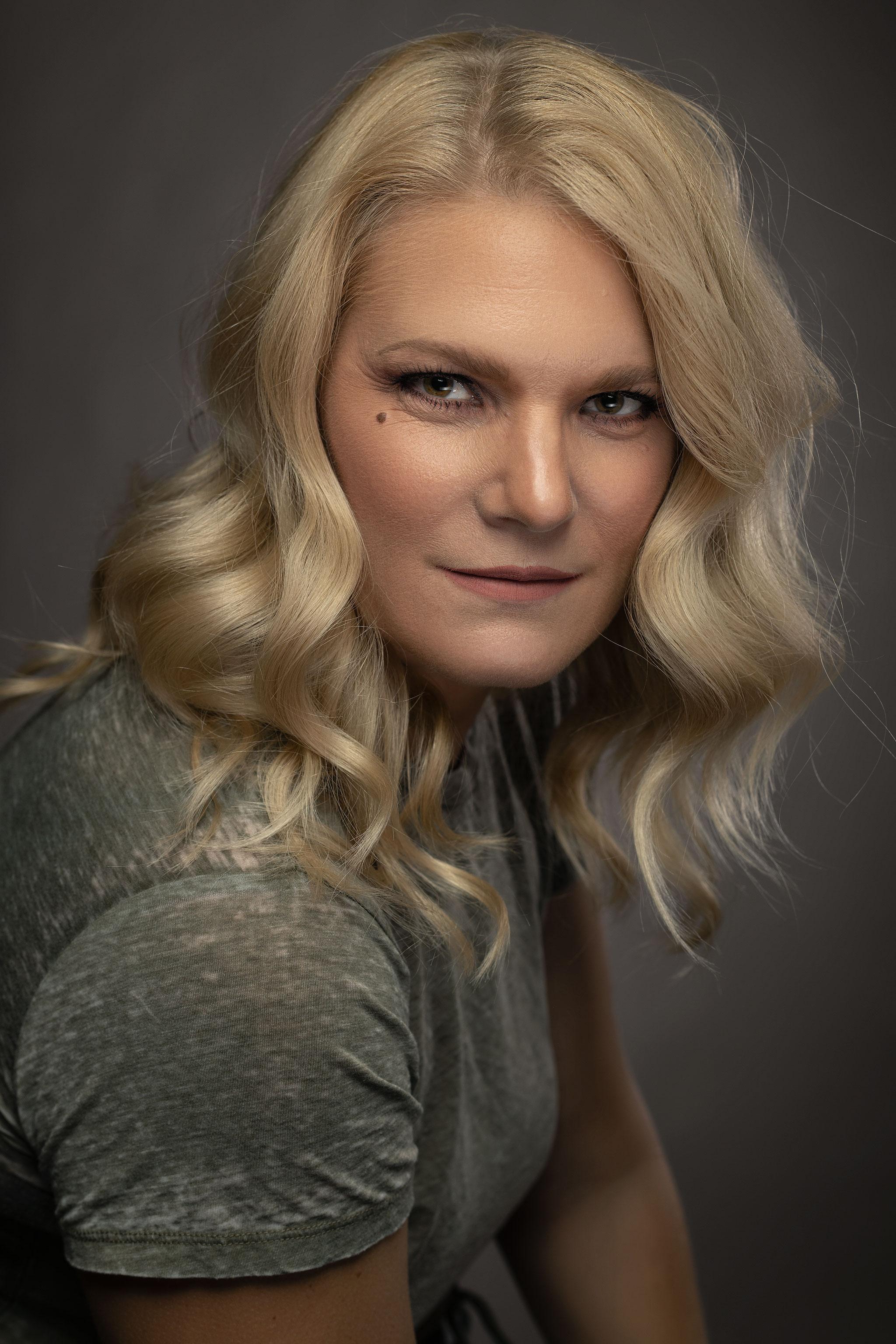 actor Karena Bush large photo