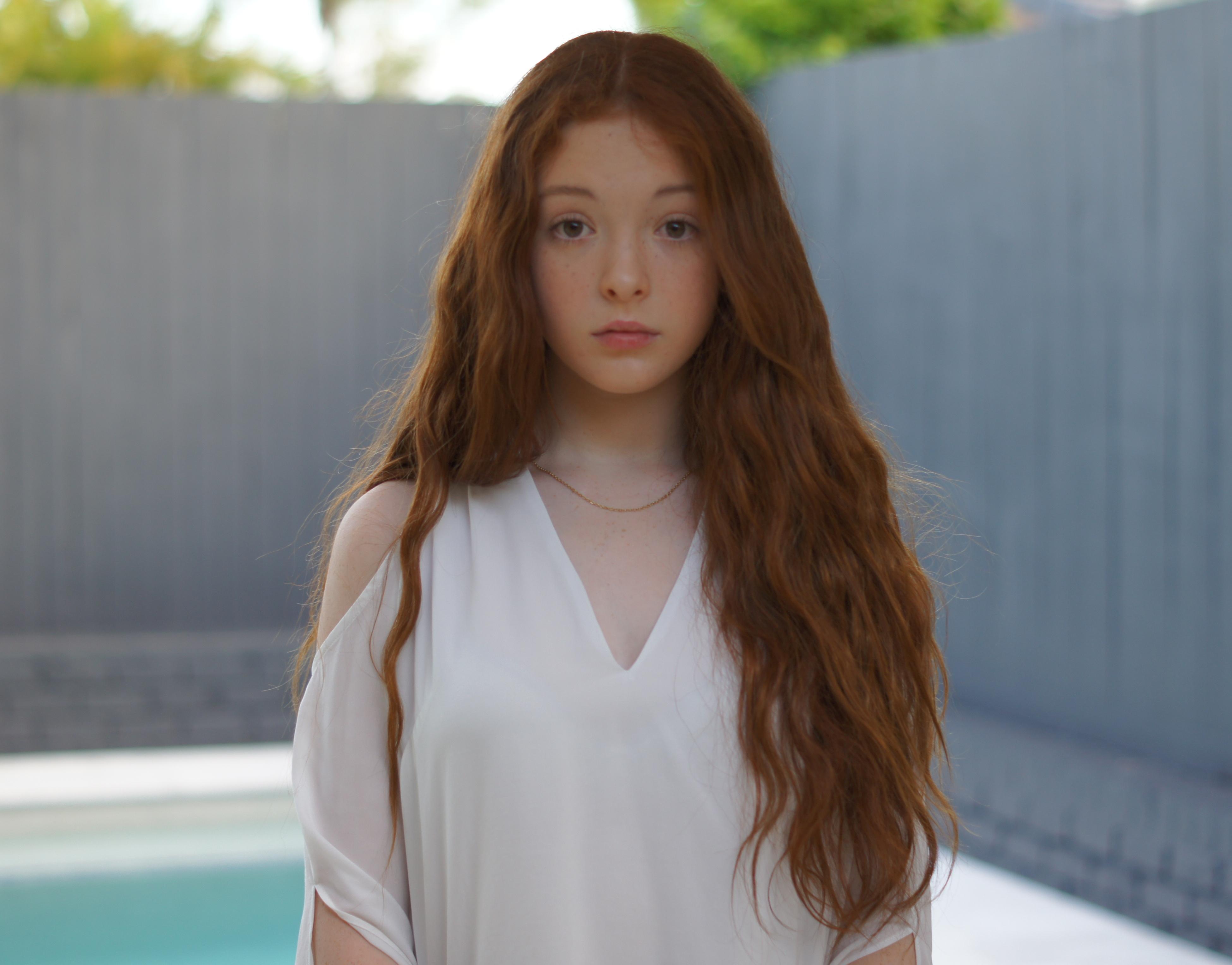 actor Ruby Grace Barker large photo