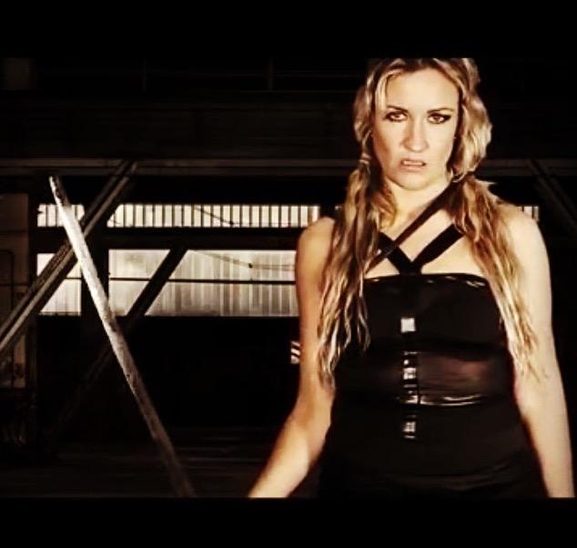 actor Faye Ormston large photo