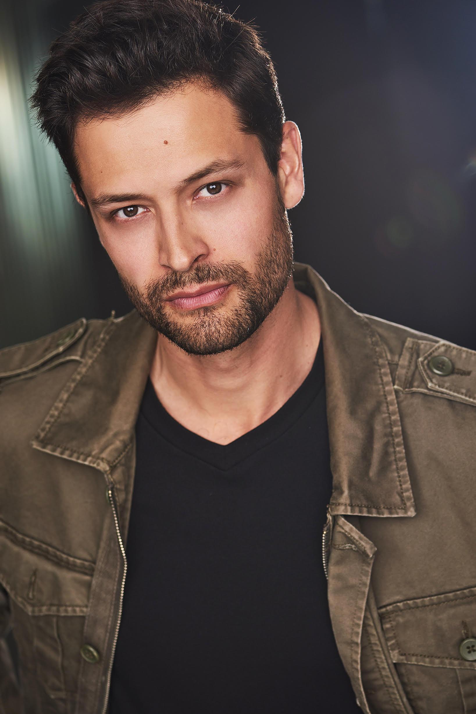 actor Garrison Oliver Gross large photo