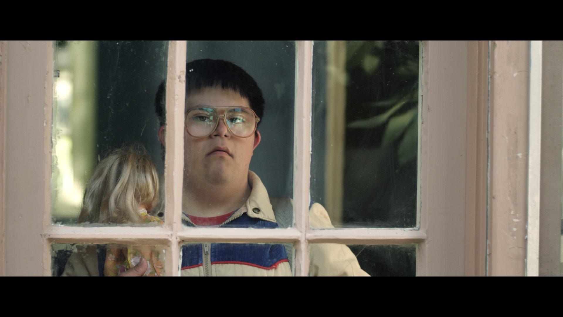 actor Isaac Leyva large photo