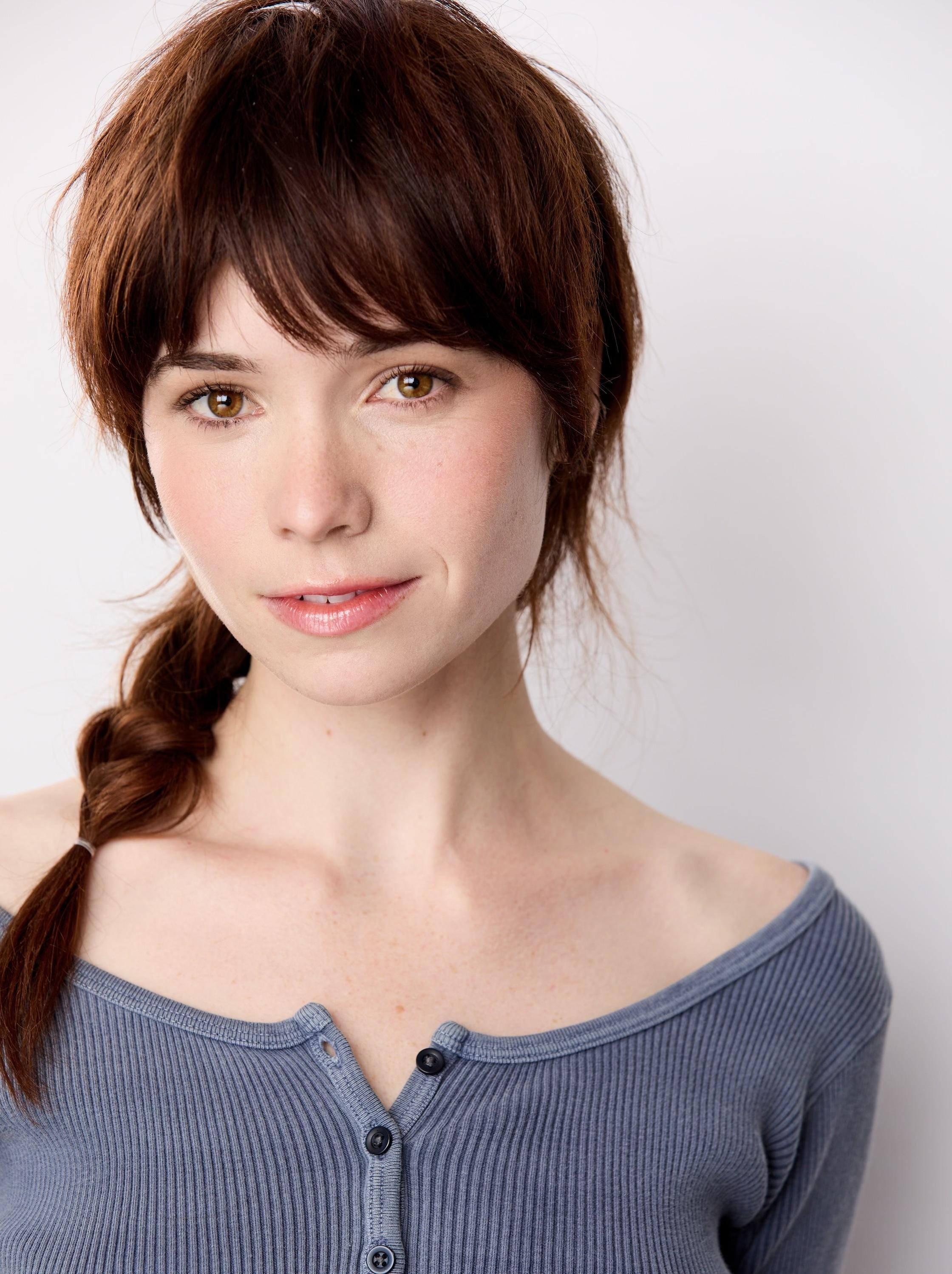 actor Sydney McCarthy large photo