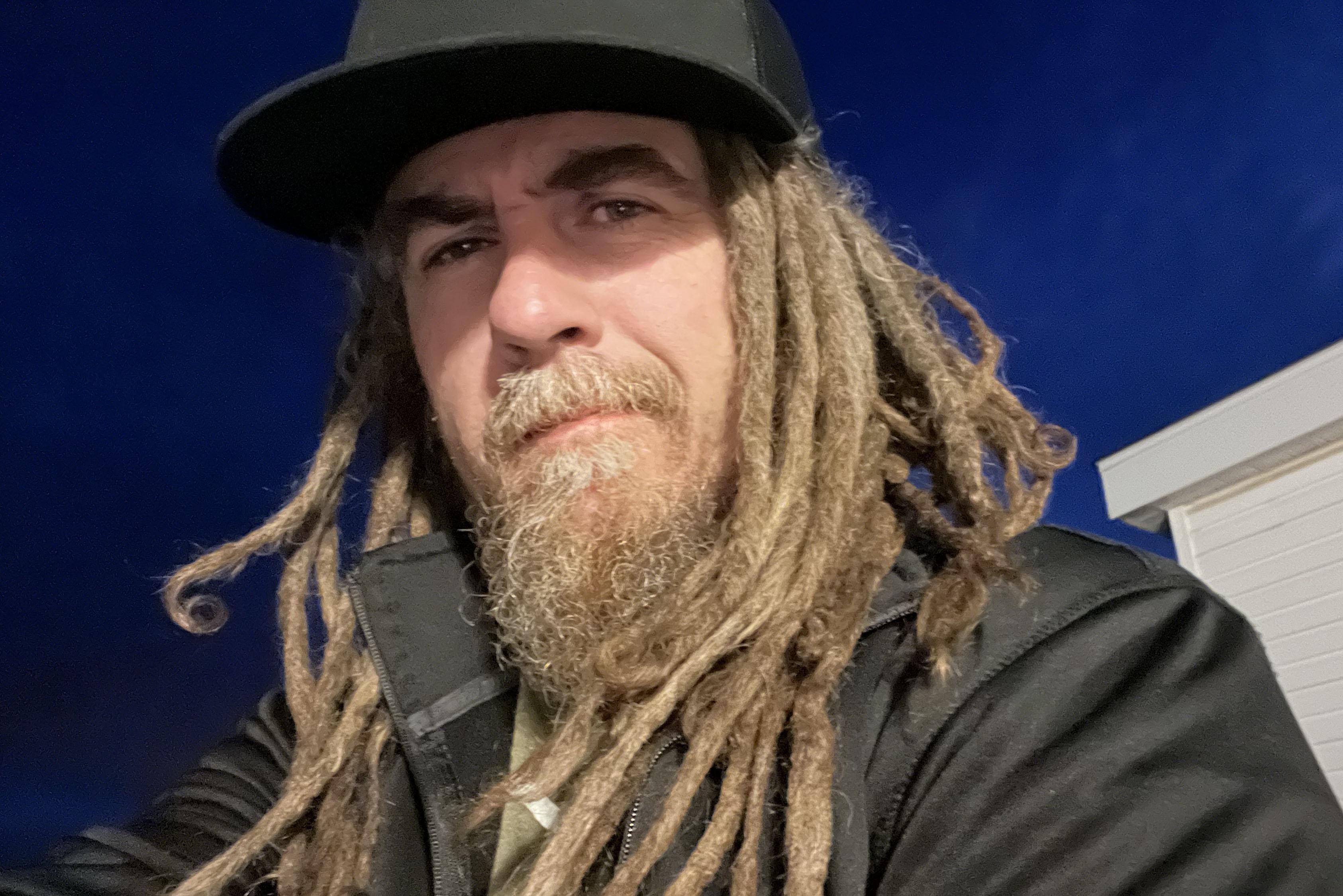 actor Carlo Harrietha large photo