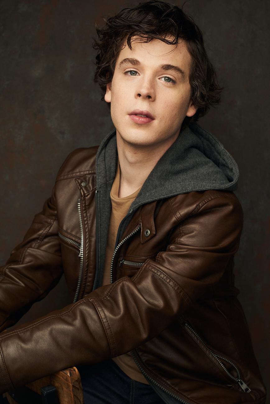 actor Aaron Guest large photo