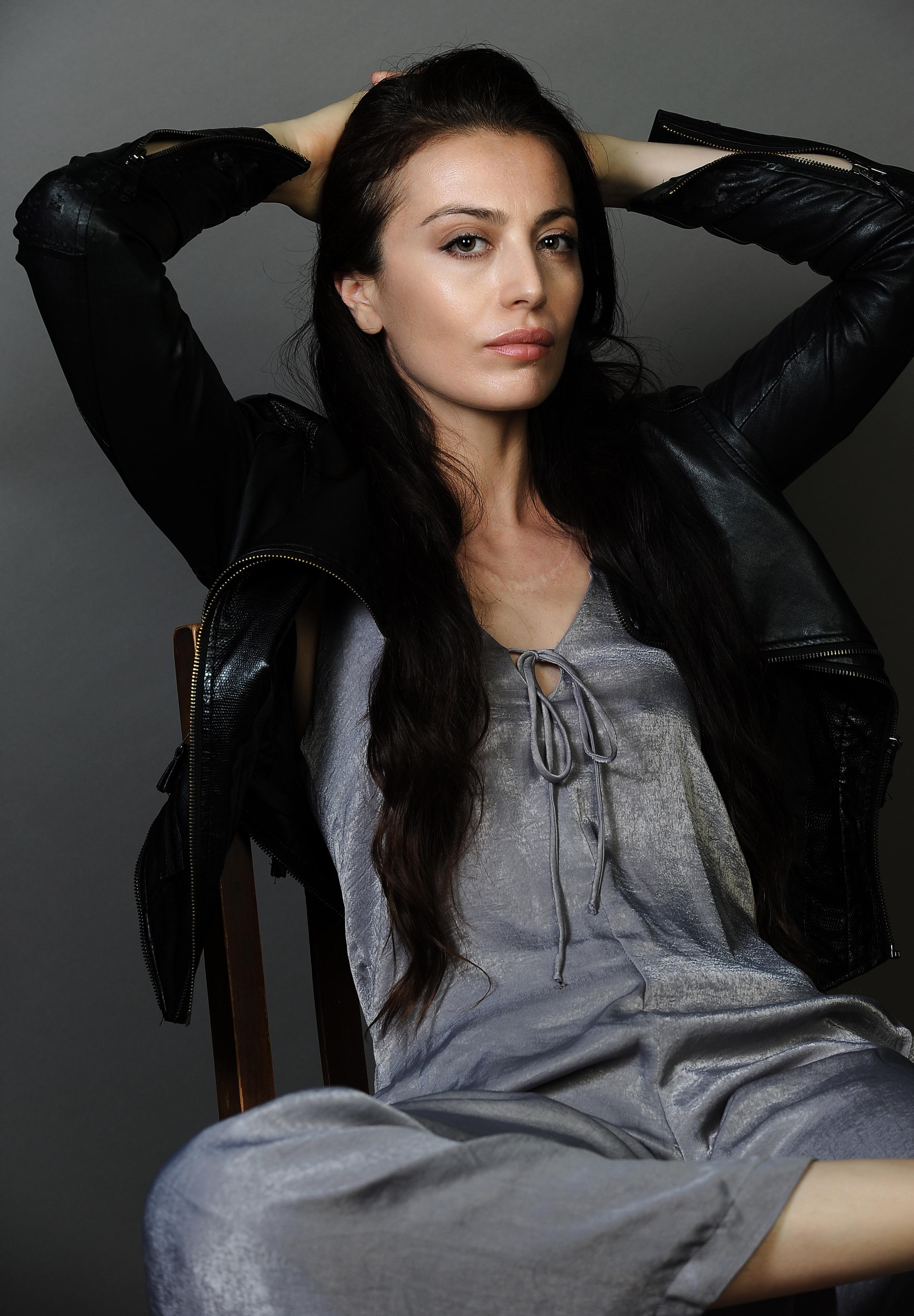 actor Laura Cotenescu large photo