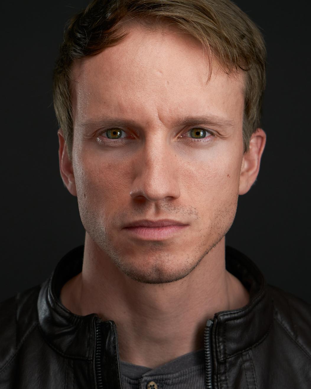 actor Andrei Lenart large photo