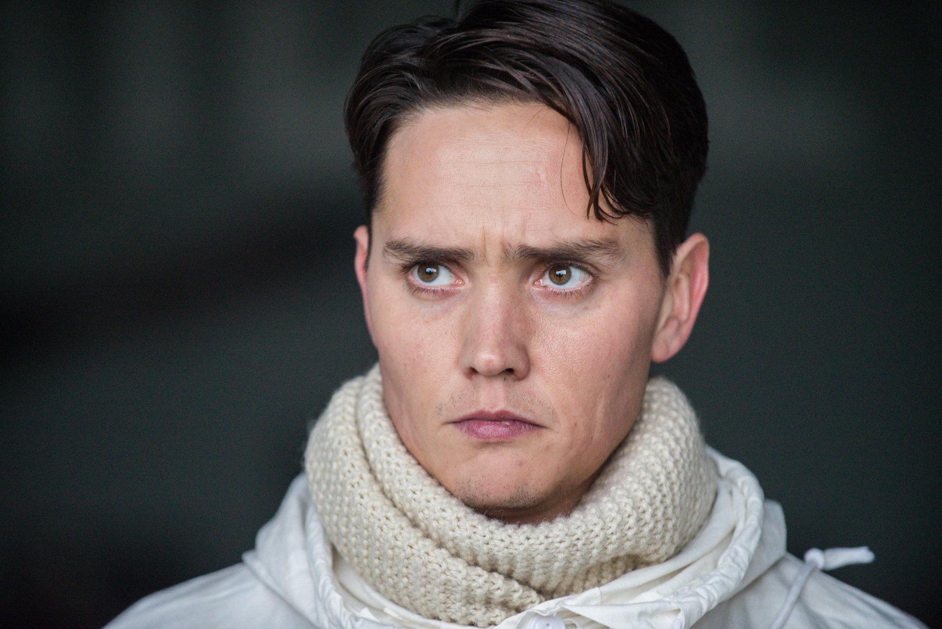 actor Frank Kjosås large photo