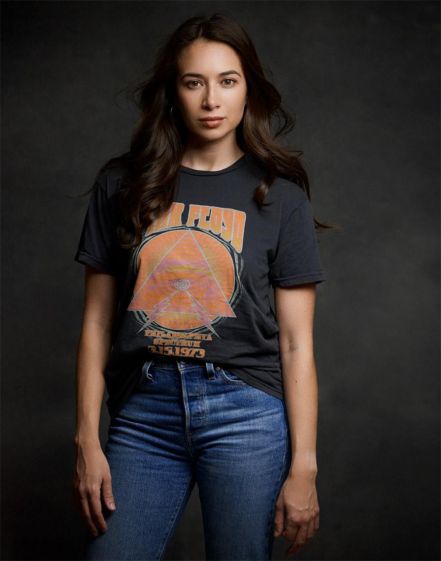 actor Julie Ann Earls large photo