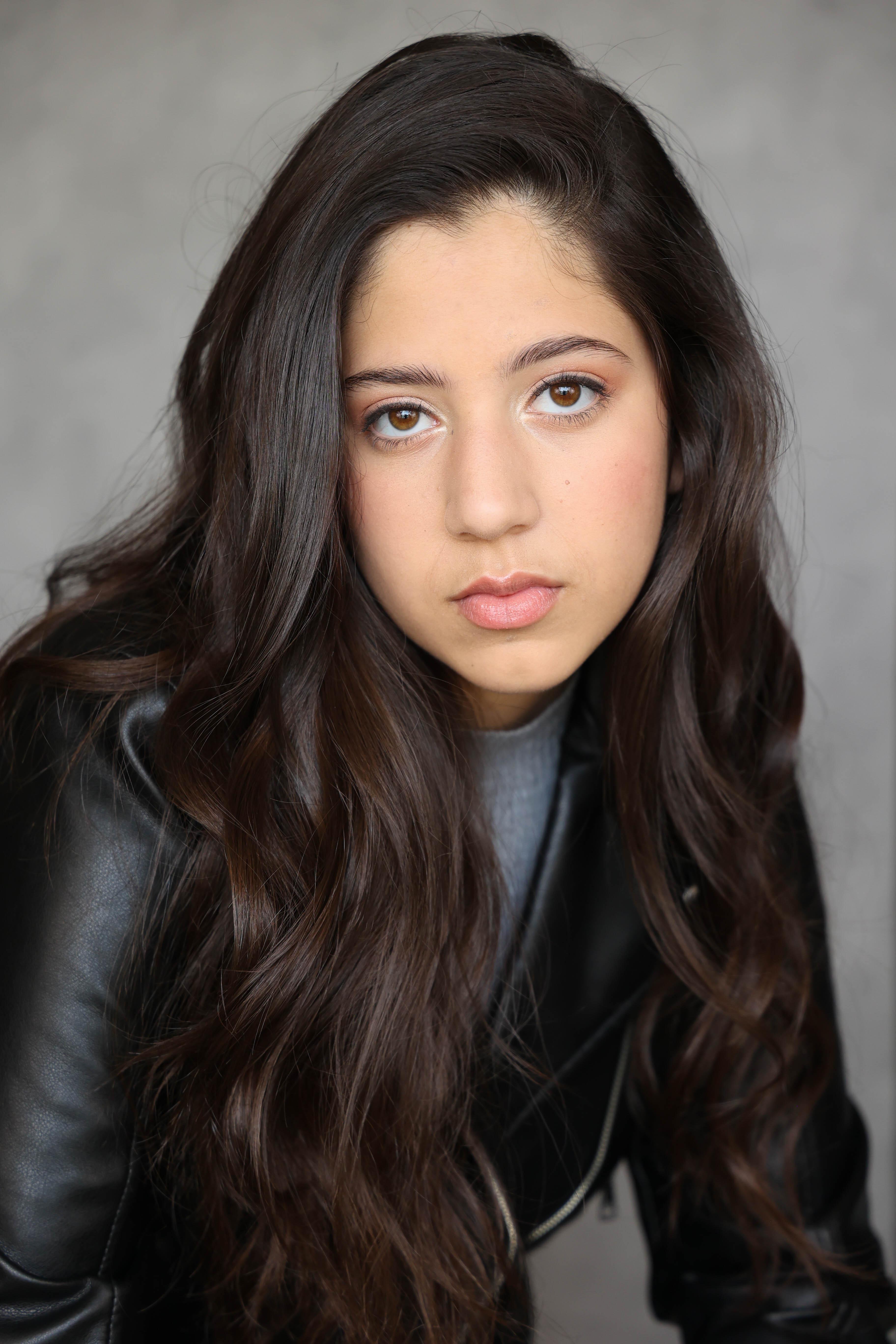 actor Sofia Esmaili large photo