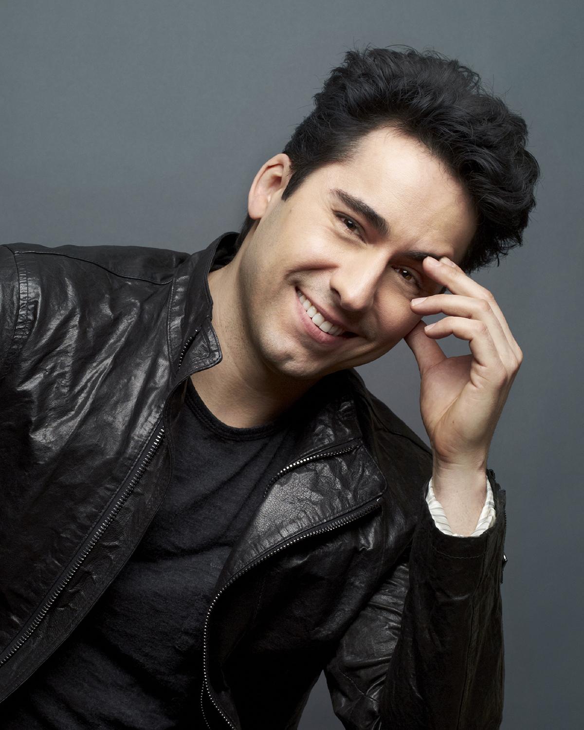 actor John Lloyd Young large photo