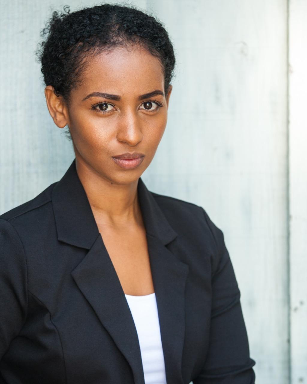 actor Sarah Hassan large photo